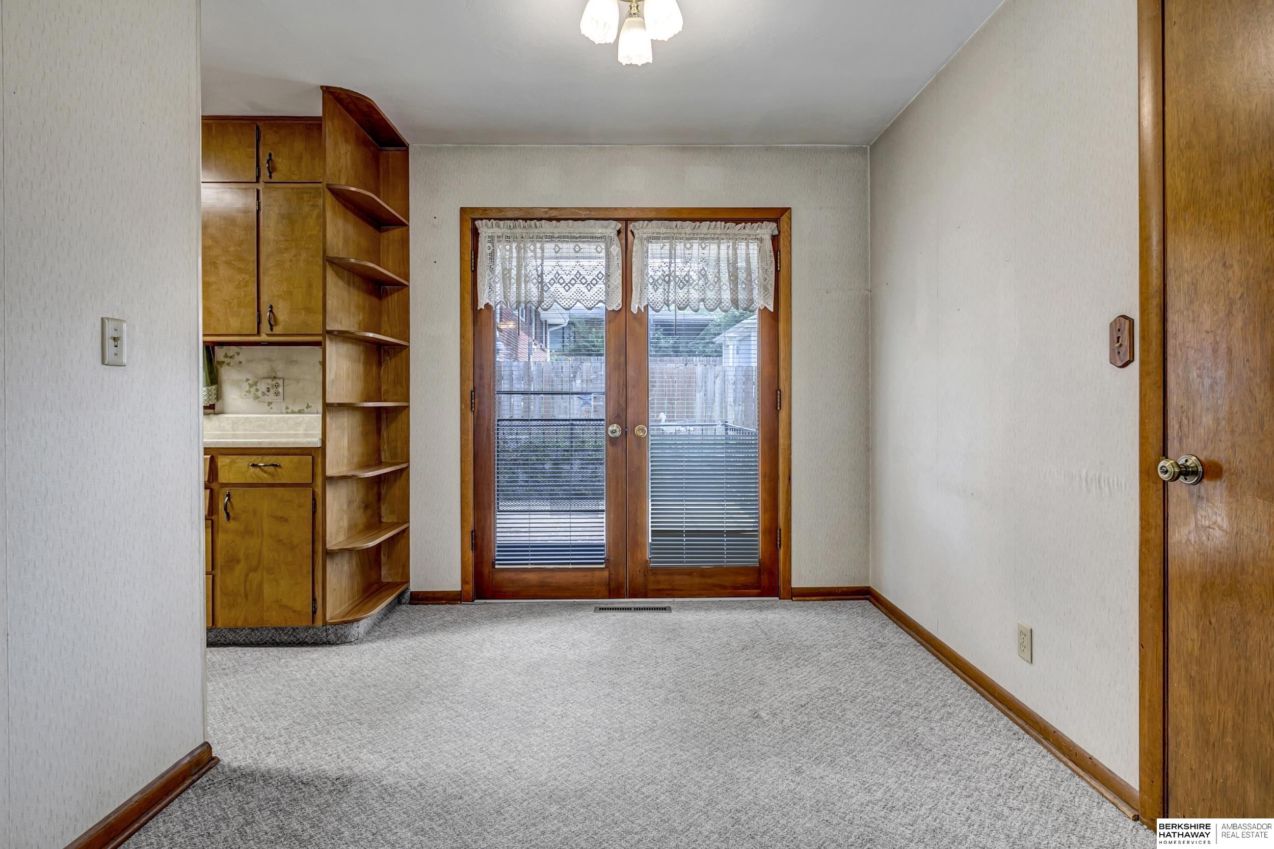 Lincoln, Nebraska 68505, United States, 3 Bedrooms Bedrooms, ,2 BathroomsBathrooms,Residential,Active,200779