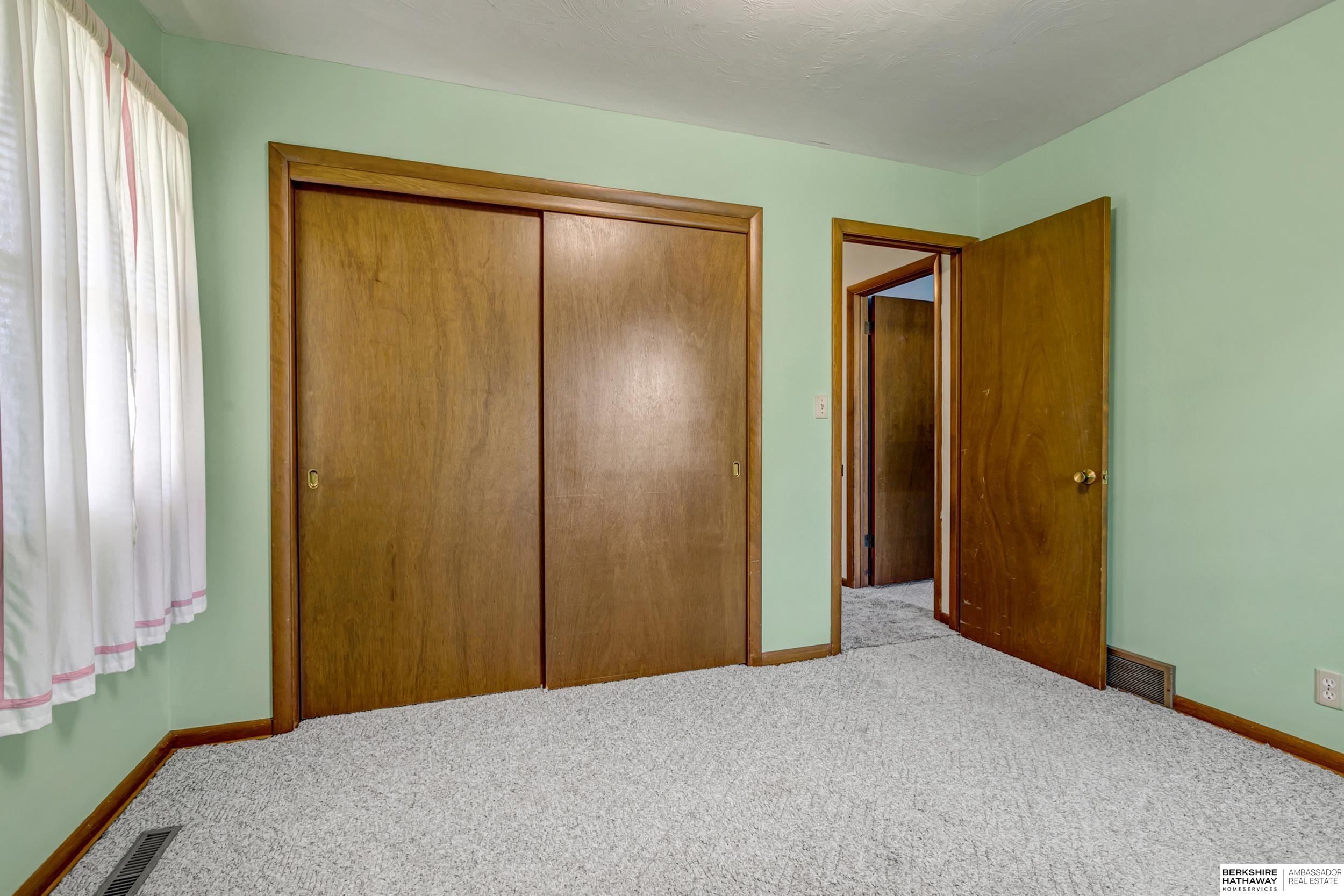 Lincoln, Nebraska 68505, United States, 3 Bedrooms Bedrooms, ,2 BathroomsBathrooms,Residential,Active,200779