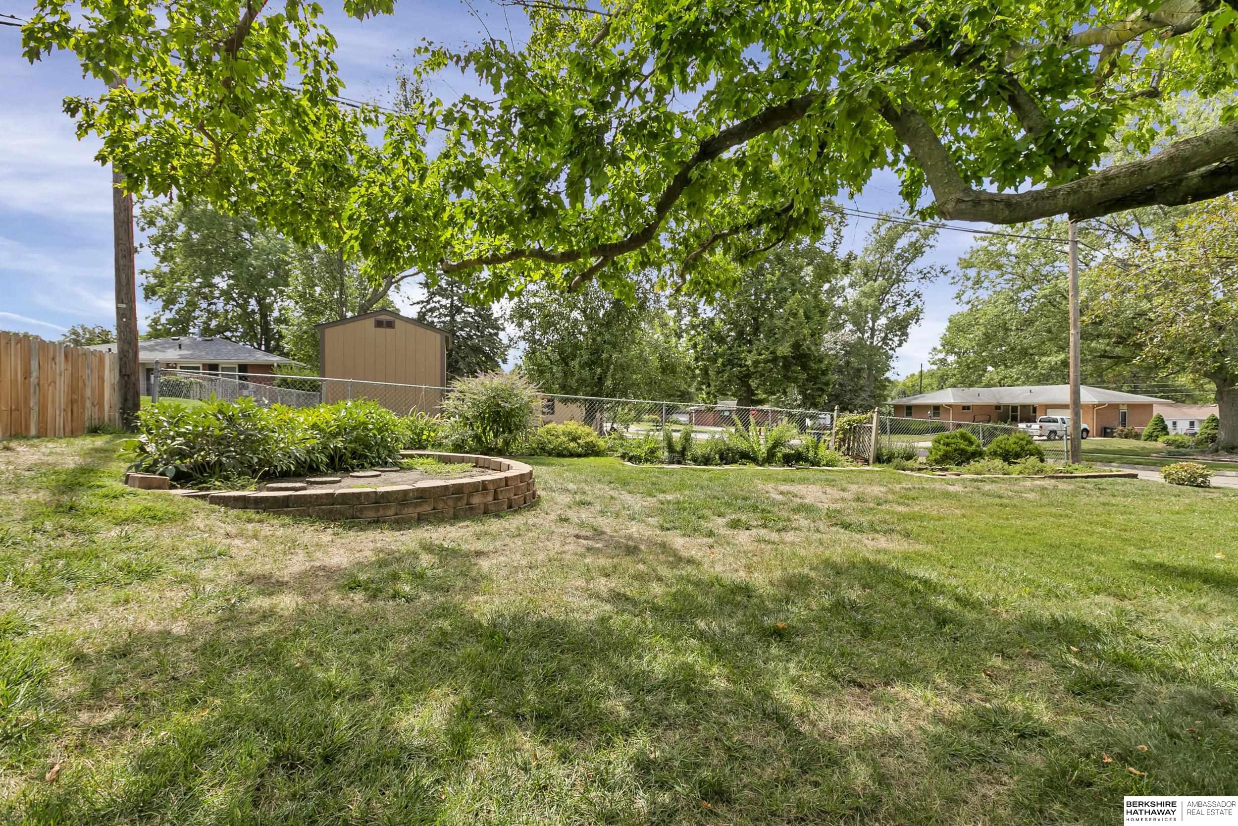 Lincoln, Nebraska 68505, United States, 3 Bedrooms Bedrooms, ,2 BathroomsBathrooms,Residential,Active,200779