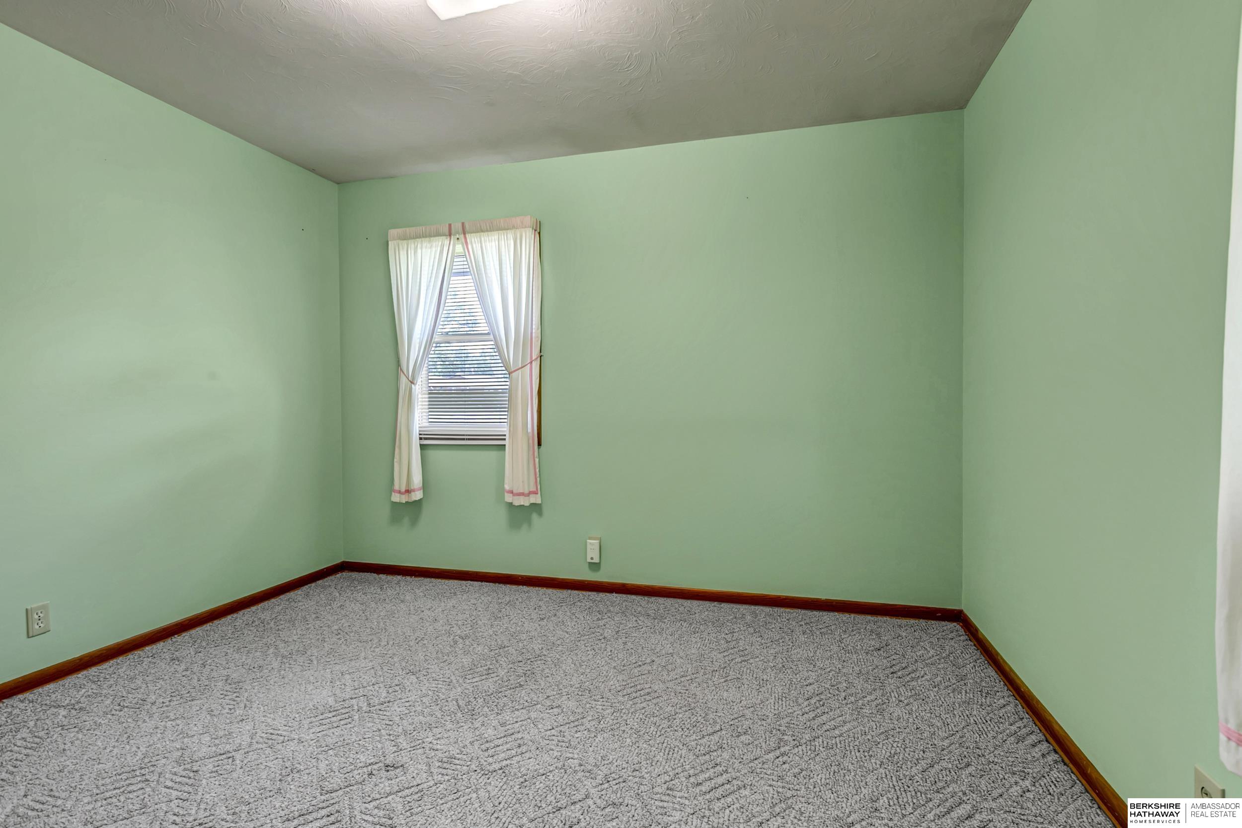 Lincoln, Nebraska 68505, United States, 3 Bedrooms Bedrooms, ,2 BathroomsBathrooms,Residential,Active,200779