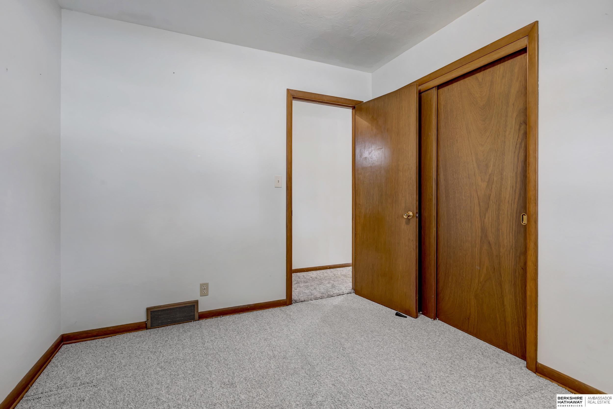 Lincoln, Nebraska 68505, United States, 3 Bedrooms Bedrooms, ,2 BathroomsBathrooms,Residential,Active,200779