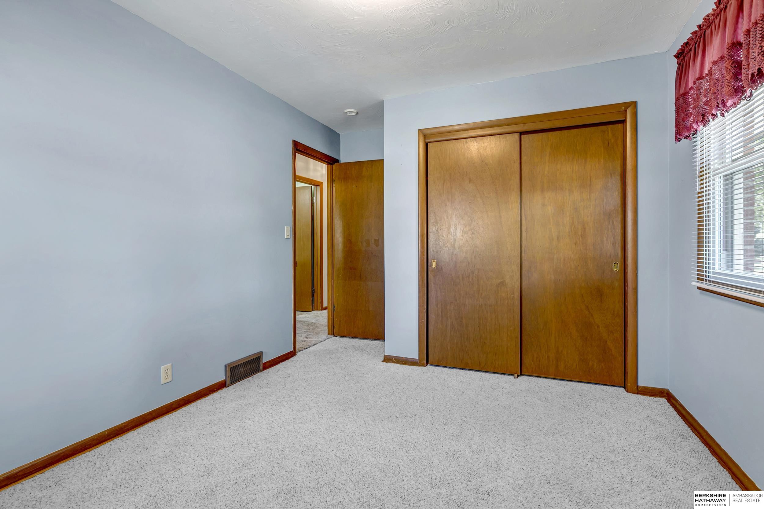 Lincoln, Nebraska 68505, United States, 3 Bedrooms Bedrooms, ,2 BathroomsBathrooms,Residential,Active,200779