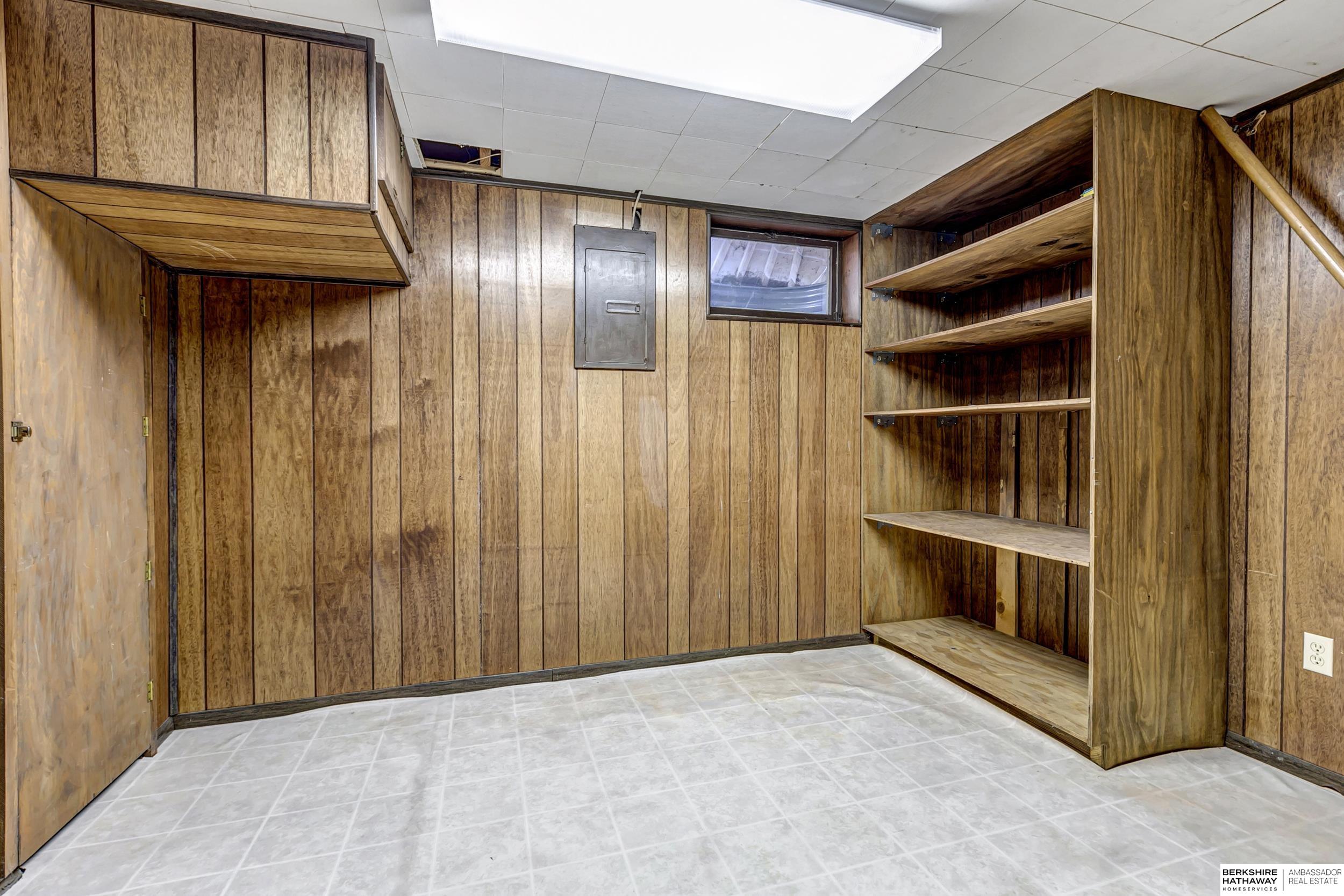 Lincoln, Nebraska 68505, United States, 3 Bedrooms Bedrooms, ,2 BathroomsBathrooms,Residential,Active,200779