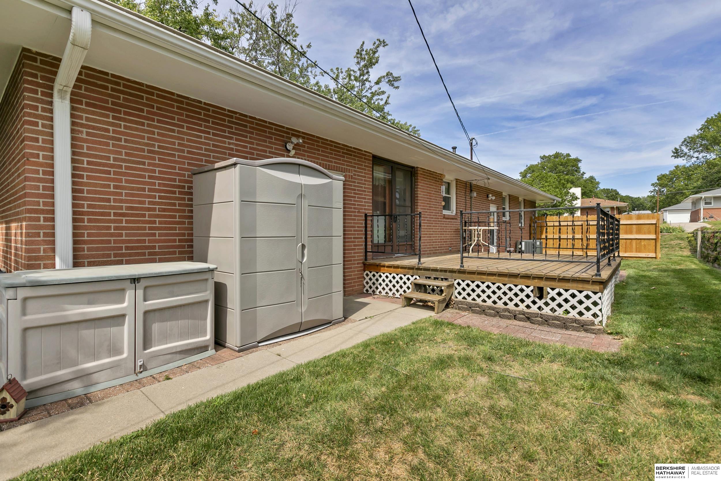 Lincoln, Nebraska 68505, United States, 3 Bedrooms Bedrooms, ,2 BathroomsBathrooms,Residential,Active,200779