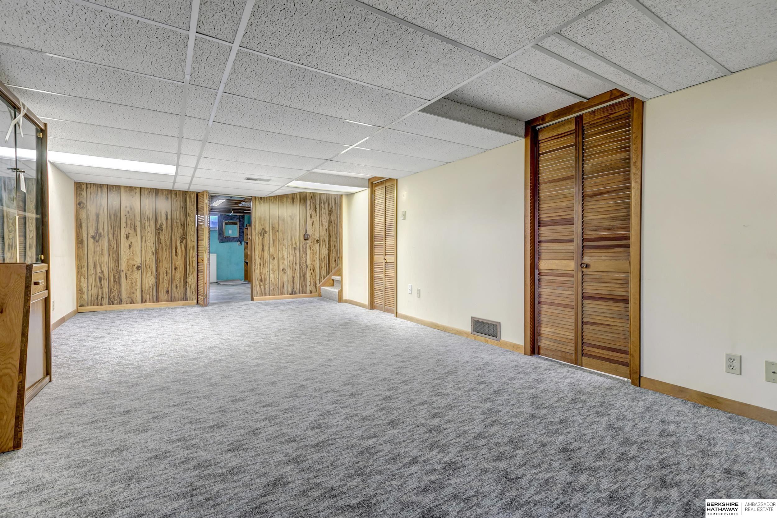 Lincoln, Nebraska 68505, United States, 3 Bedrooms Bedrooms, ,2 BathroomsBathrooms,Residential,Active,200779