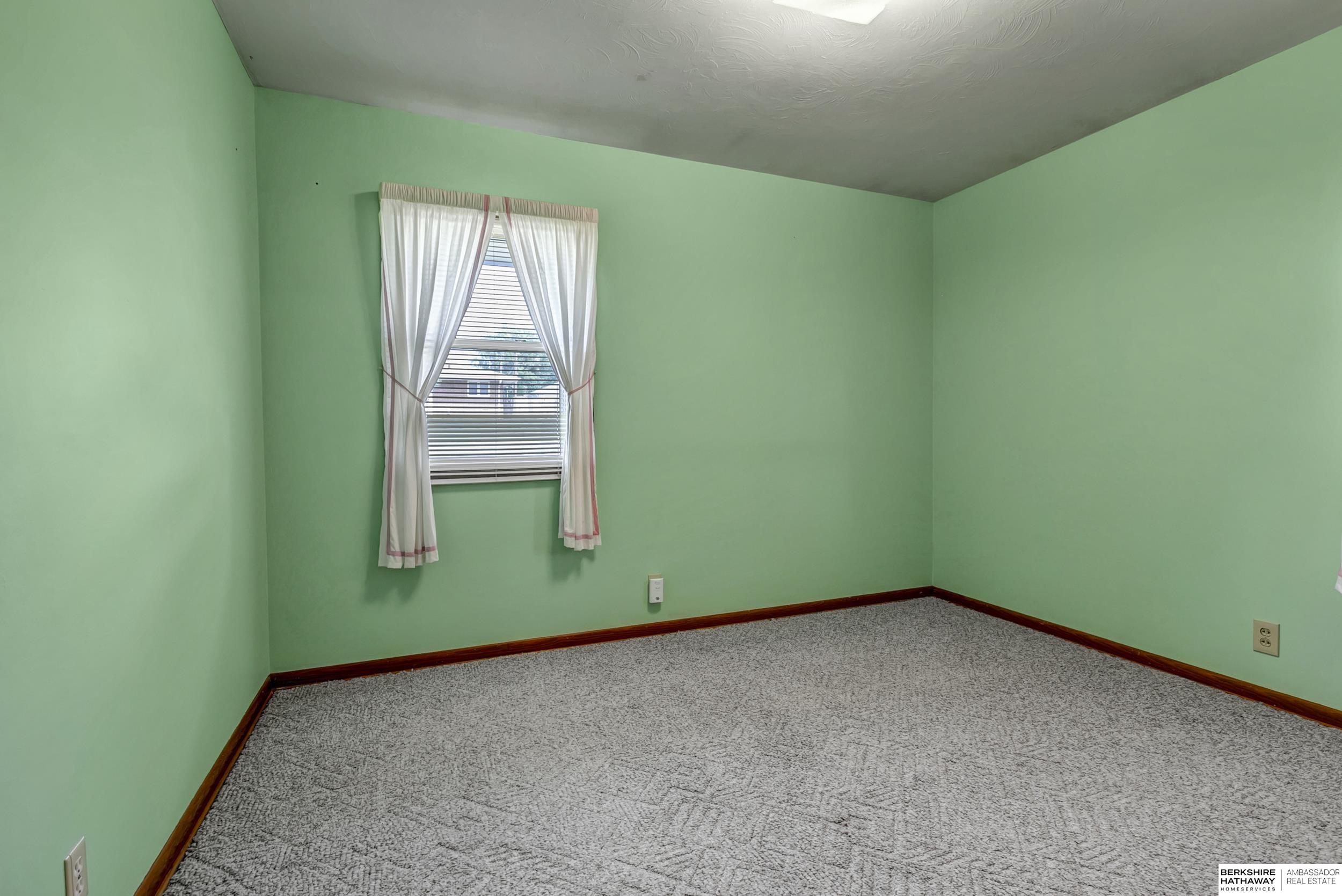 Lincoln, Nebraska 68505, United States, 3 Bedrooms Bedrooms, ,2 BathroomsBathrooms,Residential,Active,200779