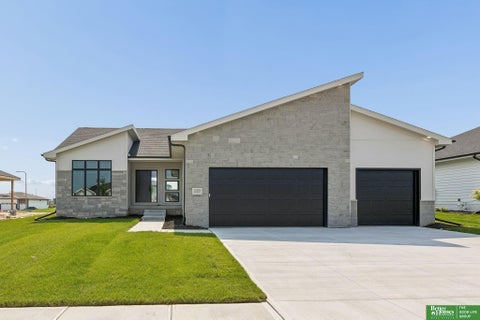 Photo of 12359 Lake Vista Drive, Papillion, NE 68046 (MLS # 22622131)