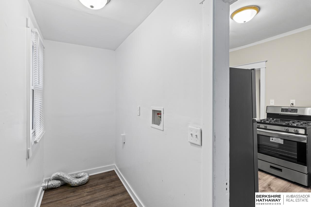 Omaha, Nebraska 68110, United States, 4 Bedrooms Bedrooms, ,1 BathroomBathrooms,Residential,Active,251335