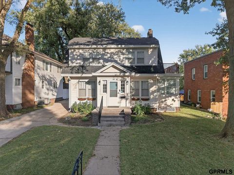 Photo of 707 N 36th Street, Omaha, NE 68131 (MLS # 22529001) Photo of 707 N 36th Street, Omaha, NE 68131 (MLS # 22529001)