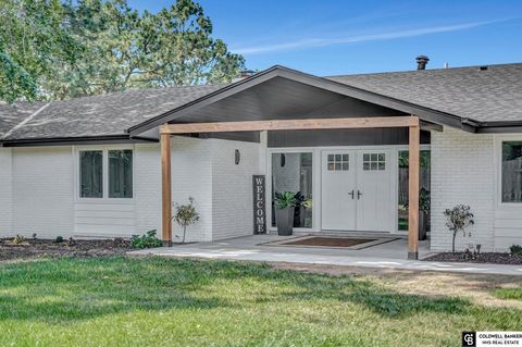 Photo of 2505 S 70th Street, Lincoln, NE 68506 (MLS # 22610750)