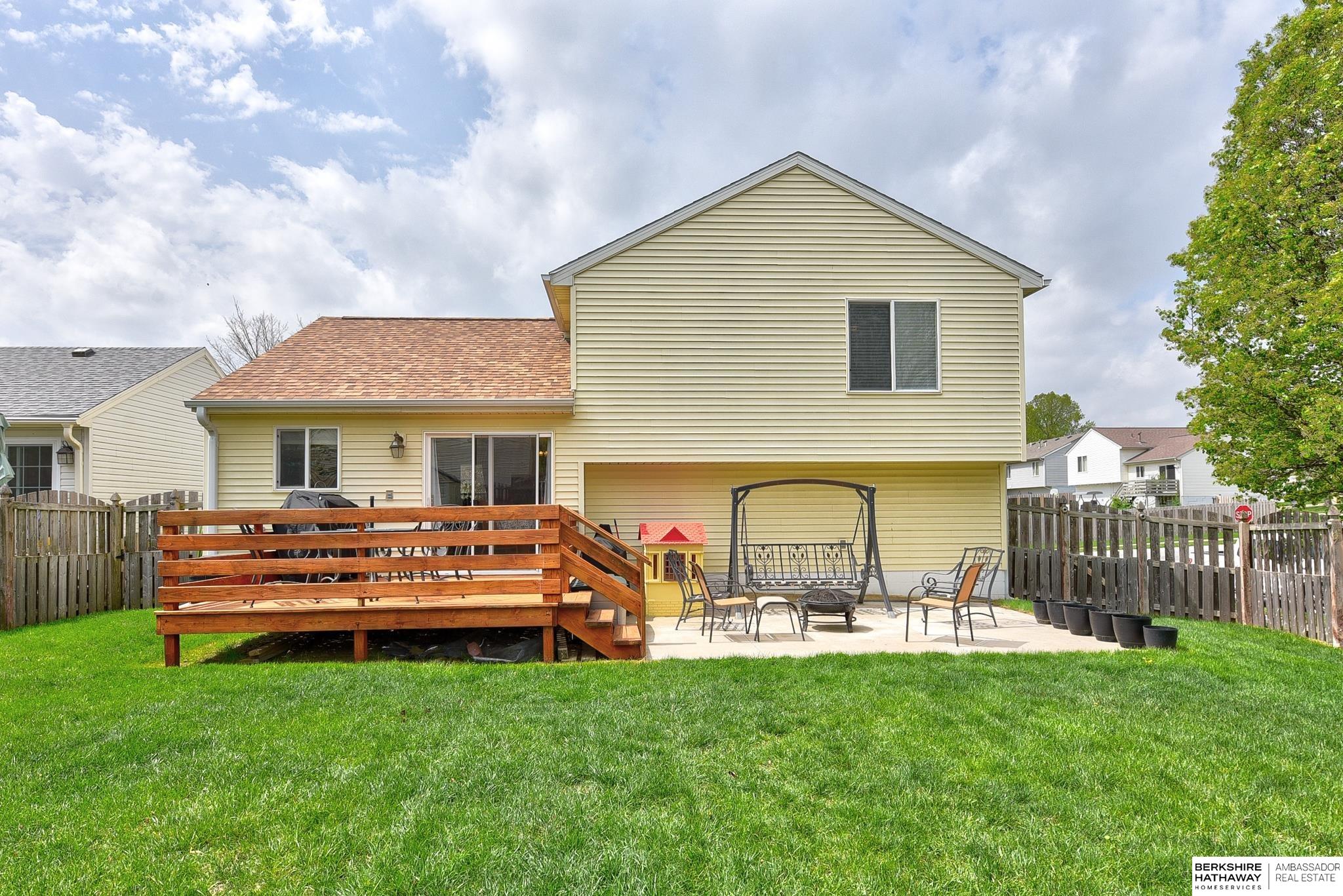 Omaha, Nebraska 68136, United States, 3 Bedrooms Bedrooms, ,2 BathroomsBathrooms,Residential,Pending,119008