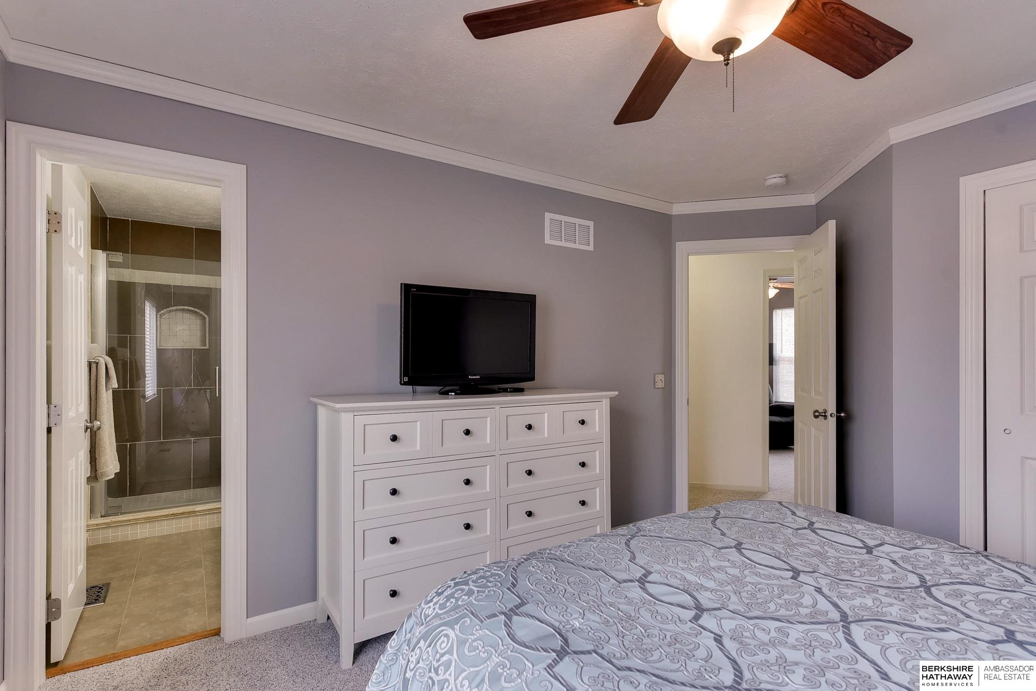 Omaha, Nebraska 68136, United States, 3 Bedrooms Bedrooms, ,2 BathroomsBathrooms,Residential,Pending,119008