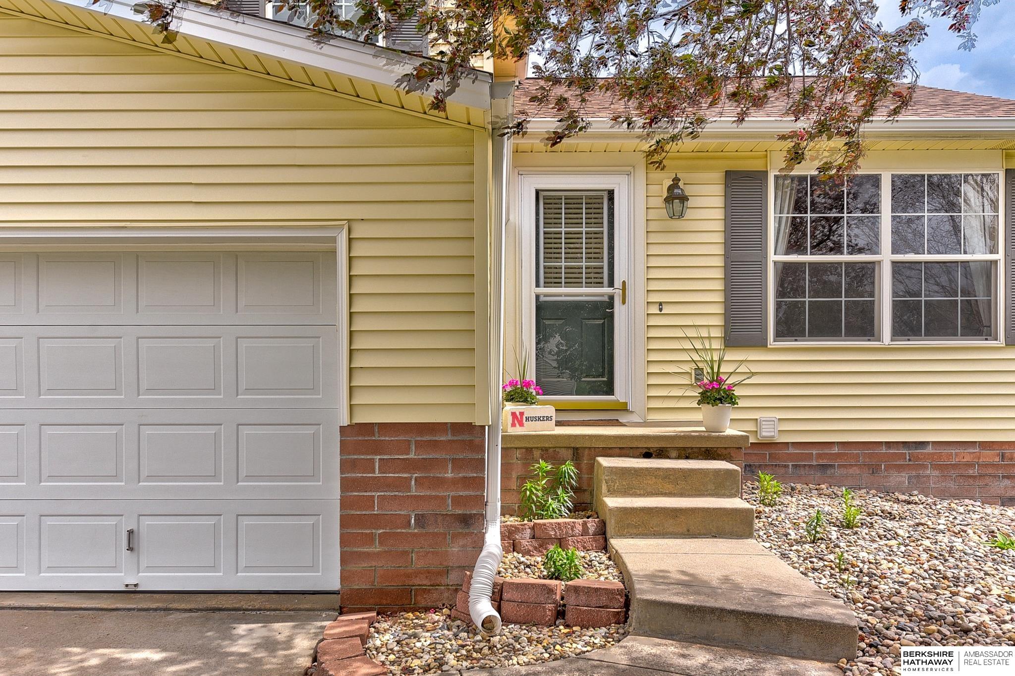 Omaha, Nebraska 68136, United States, 3 Bedrooms Bedrooms, ,2 BathroomsBathrooms,Residential,Pending,119008