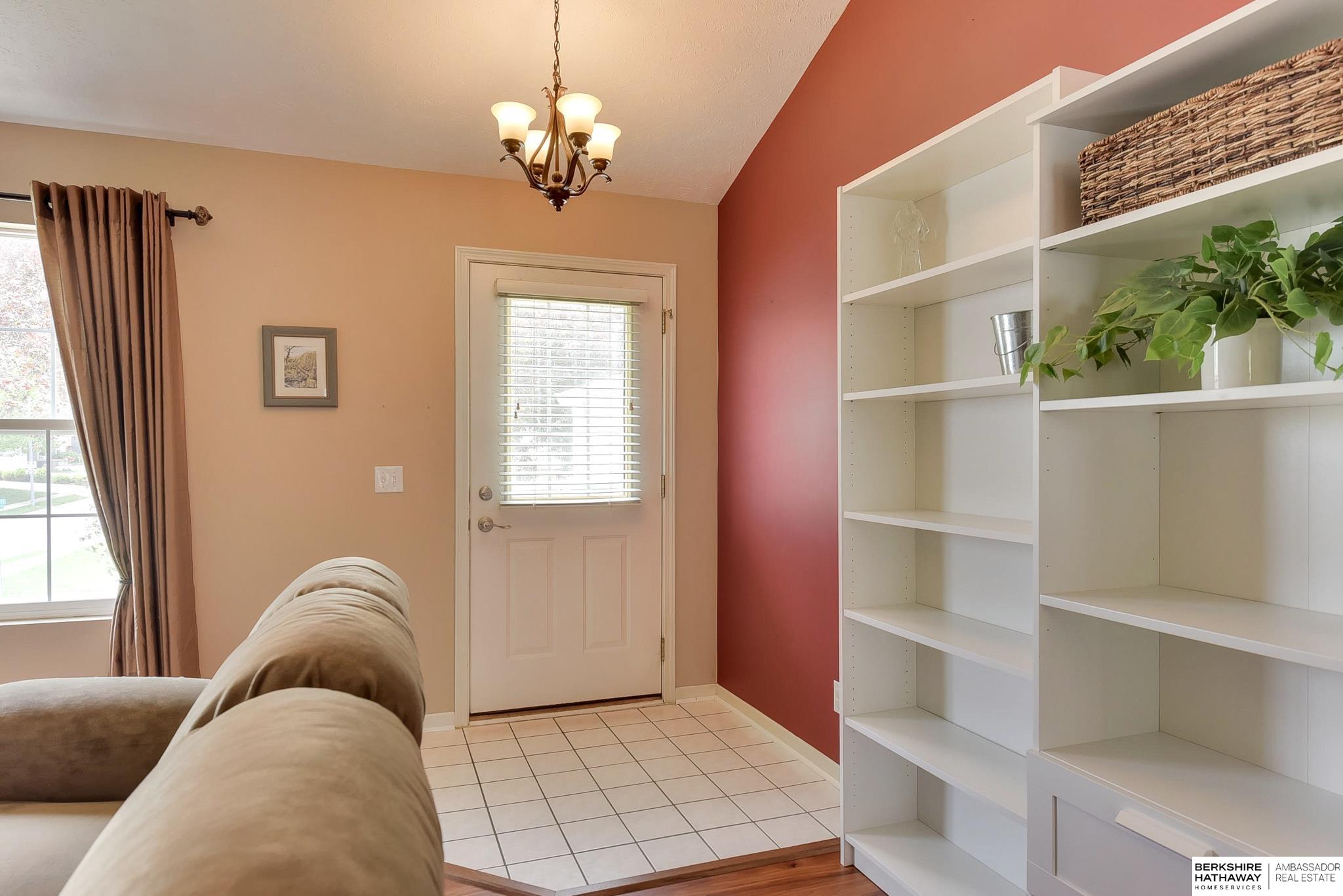 Omaha, Nebraska 68136, United States, 3 Bedrooms Bedrooms, ,2 BathroomsBathrooms,Residential,Pending,119008