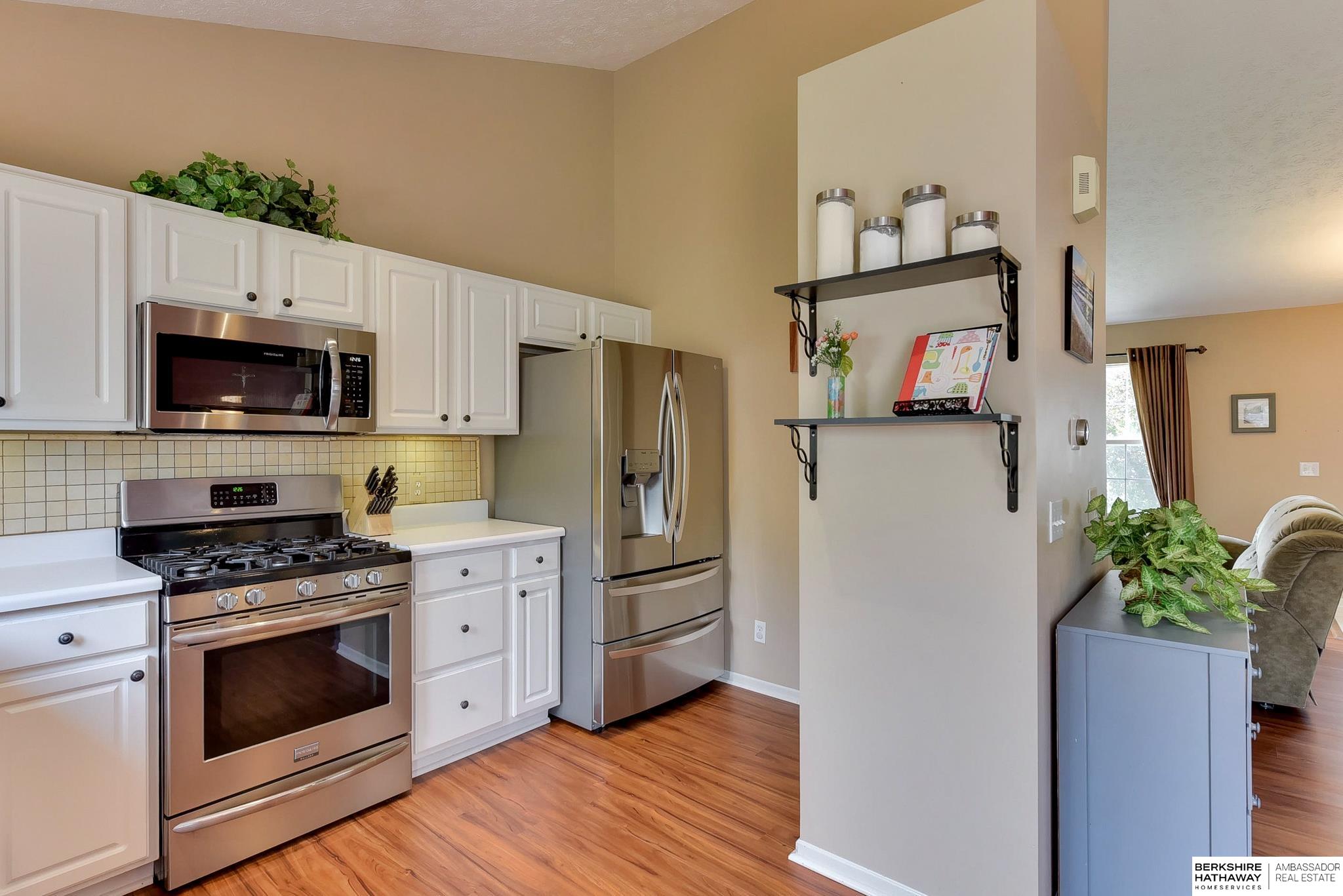 Omaha, Nebraska 68136, United States, 3 Bedrooms Bedrooms, ,2 BathroomsBathrooms,Residential,Pending,119008