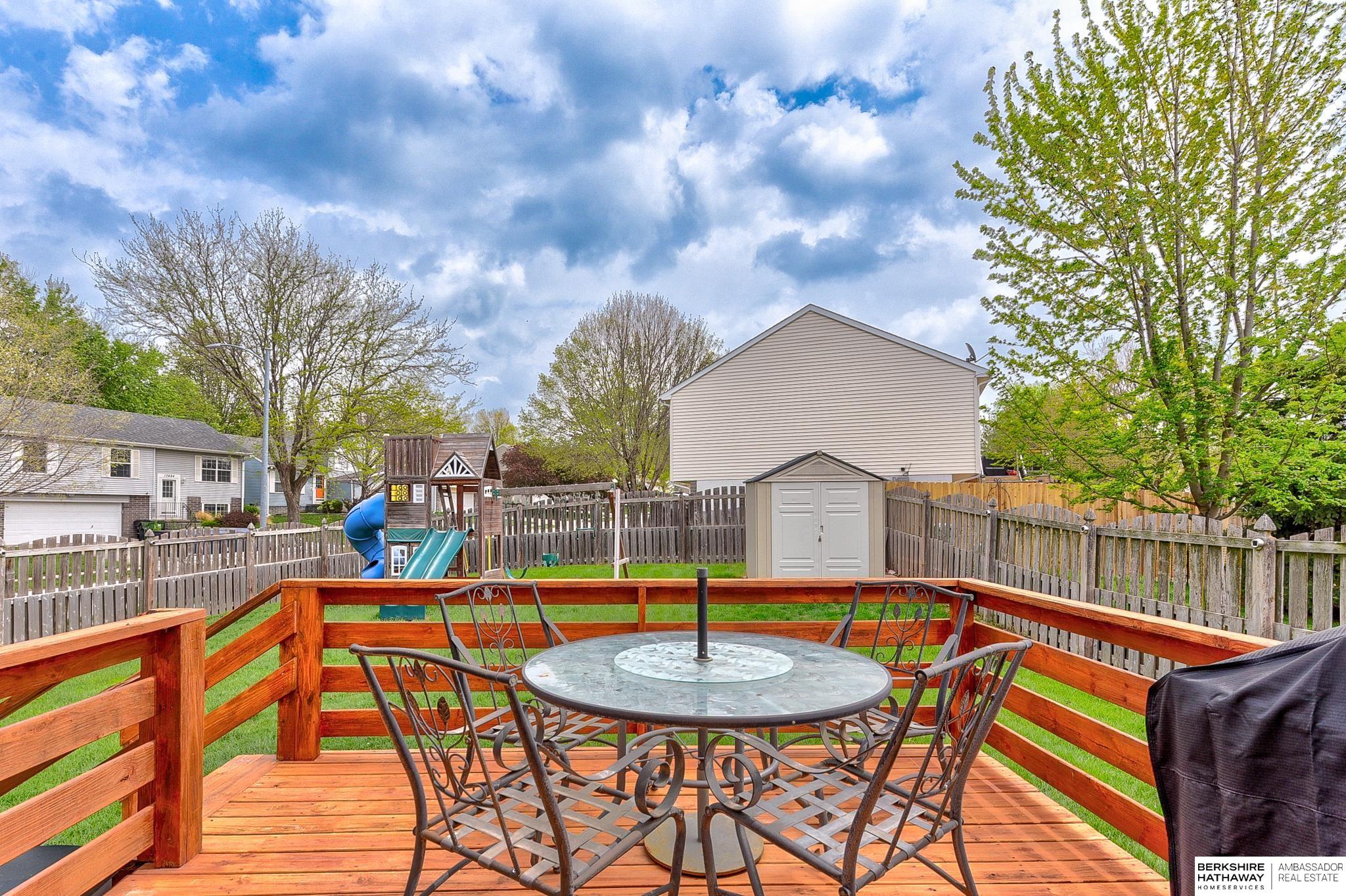 Omaha, Nebraska 68136, United States, 3 Bedrooms Bedrooms, ,2 BathroomsBathrooms,Residential,Pending,119008