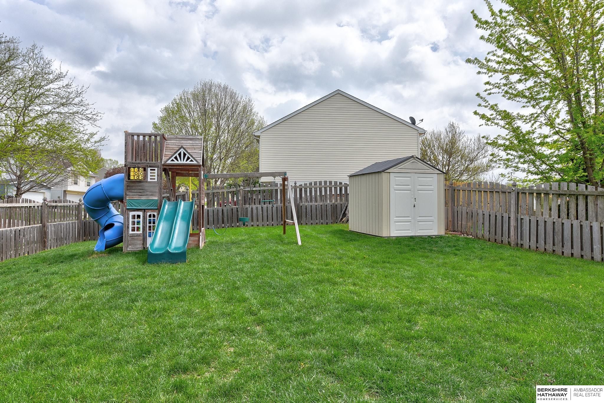 Omaha, Nebraska 68136, United States, 3 Bedrooms Bedrooms, ,2 BathroomsBathrooms,Residential,Pending,119008