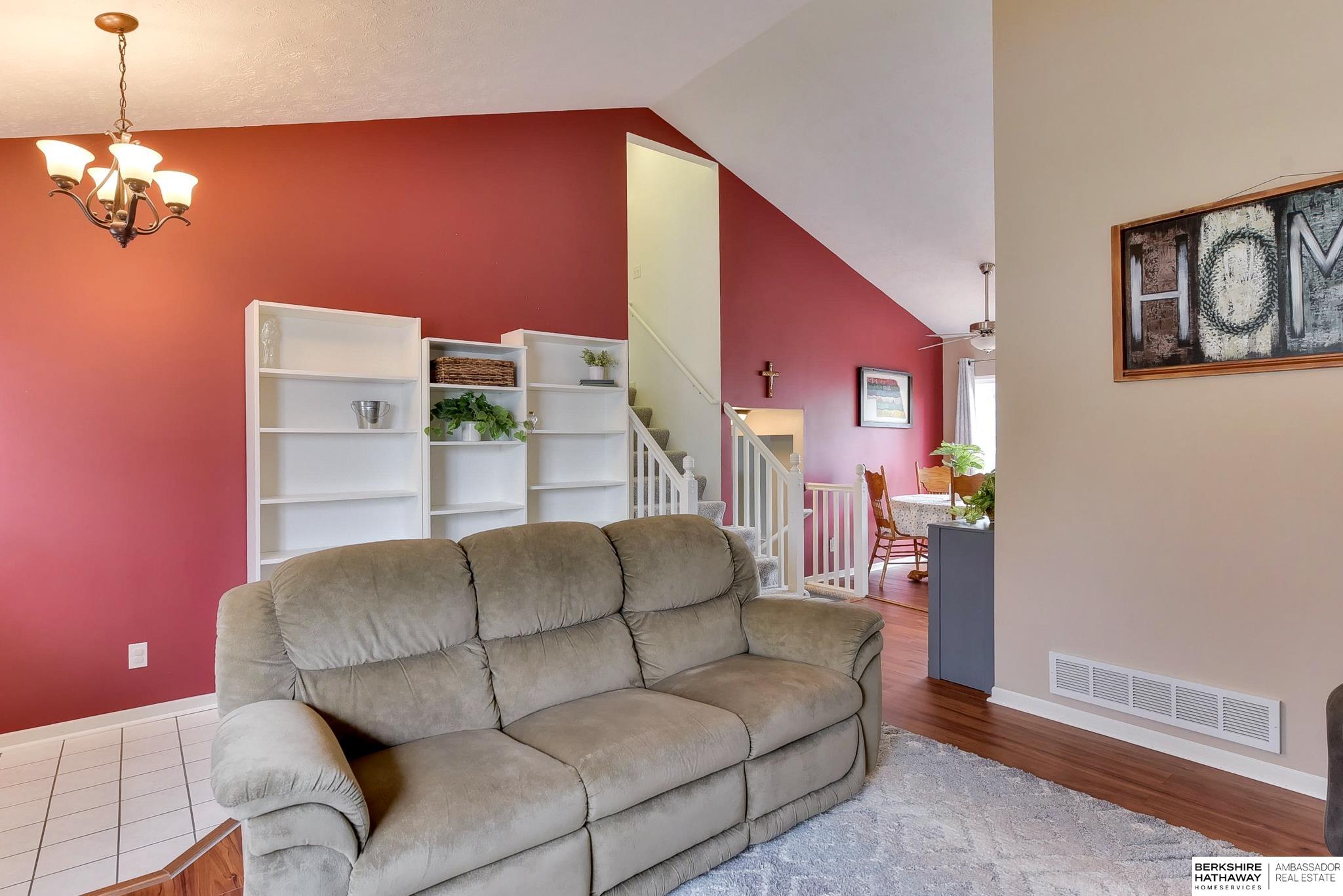 Omaha, Nebraska 68136, United States, 3 Bedrooms Bedrooms, ,2 BathroomsBathrooms,Residential,Pending,119008