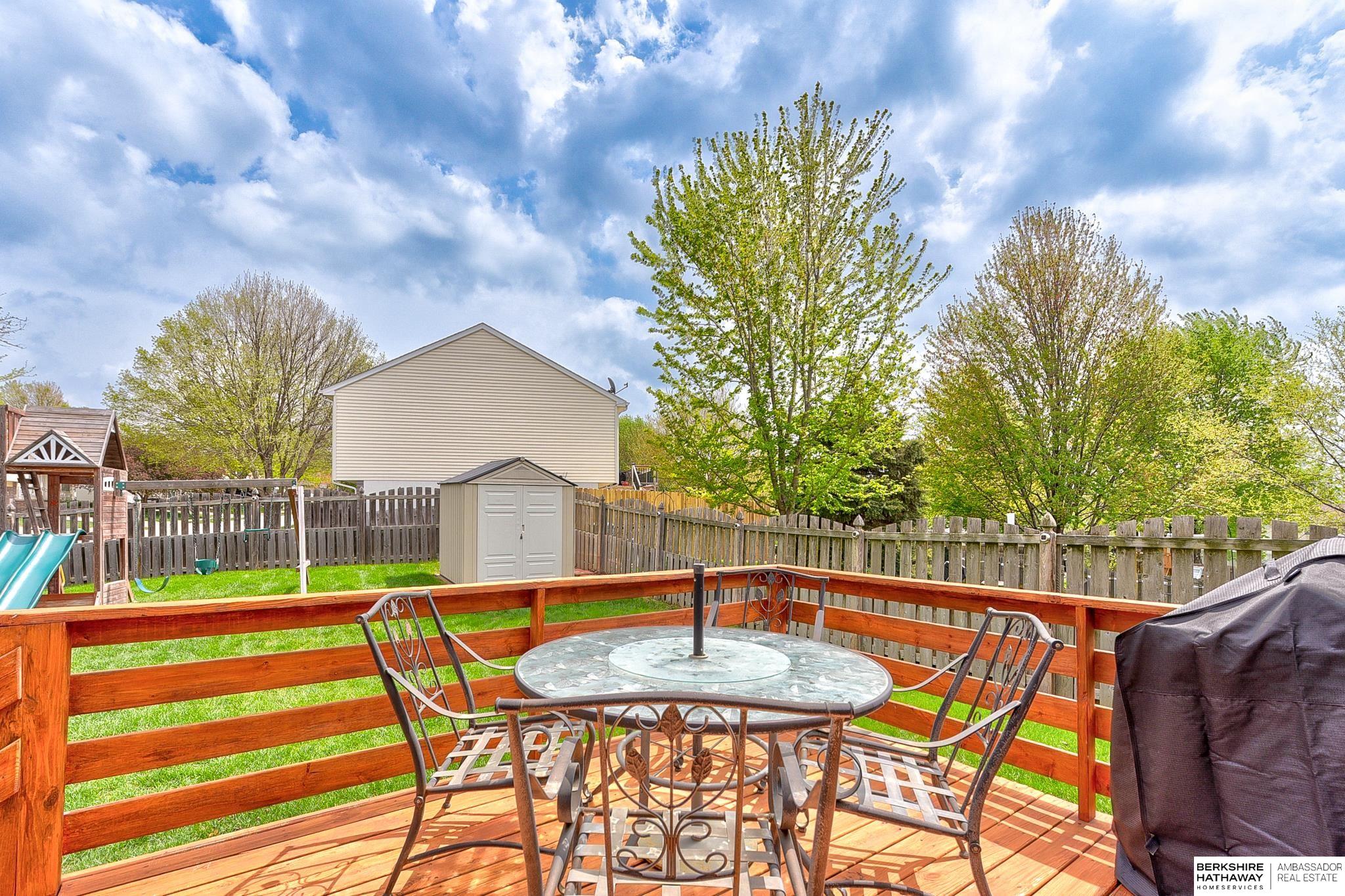 Omaha, Nebraska 68136, United States, 3 Bedrooms Bedrooms, ,2 BathroomsBathrooms,Residential,Pending,119008