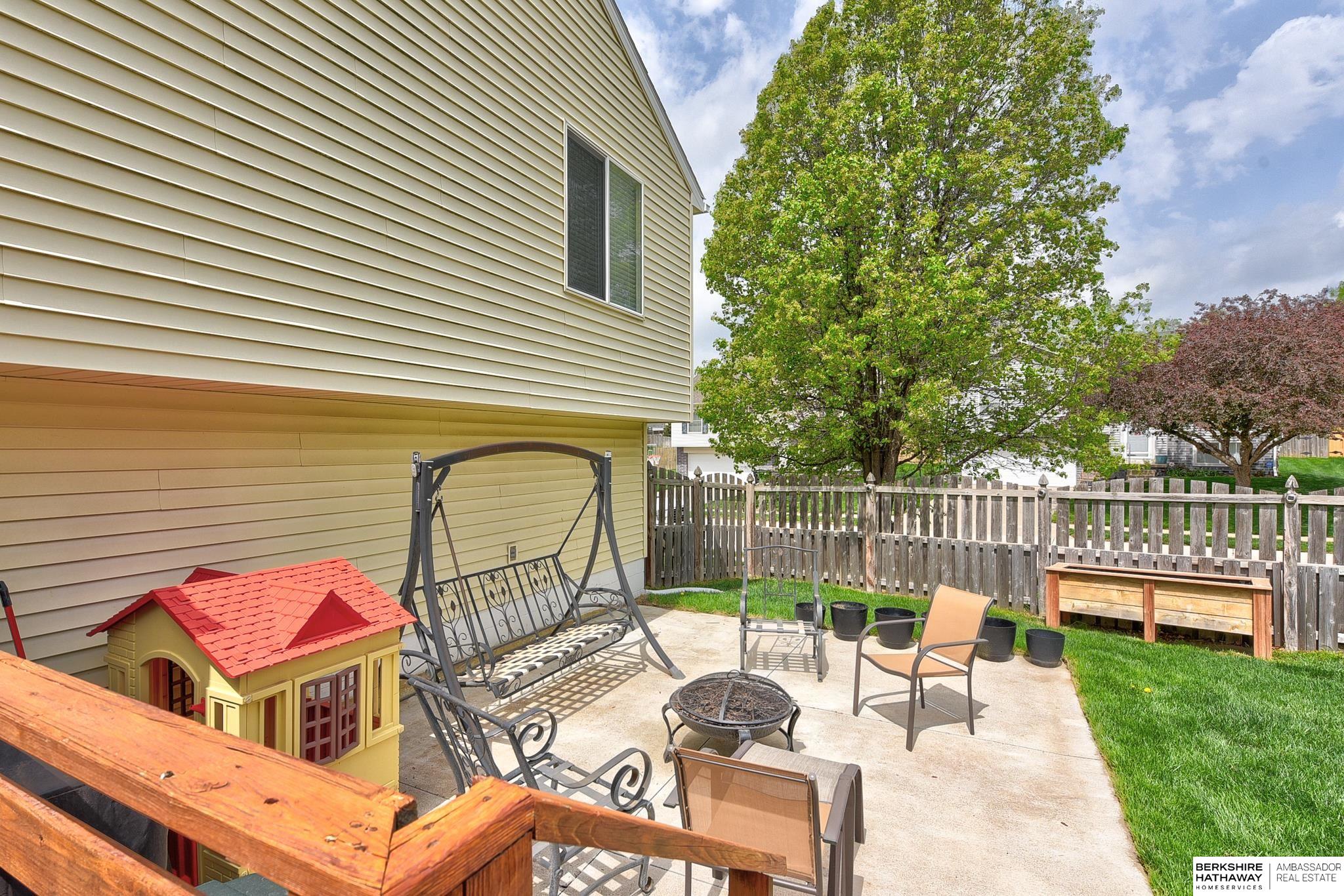 Omaha, Nebraska 68136, United States, 3 Bedrooms Bedrooms, ,2 BathroomsBathrooms,Residential,Pending,119008