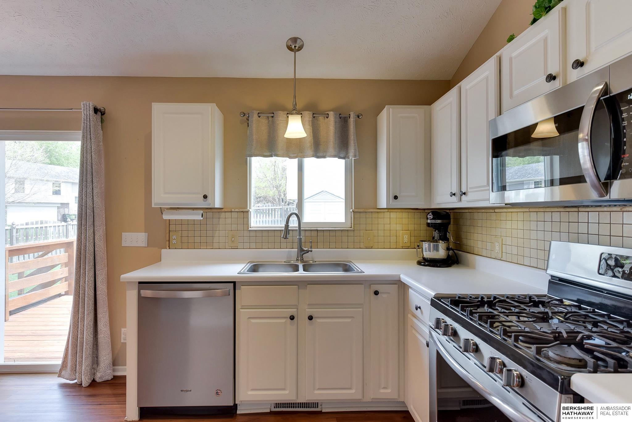 Omaha, Nebraska 68136, United States, 3 Bedrooms Bedrooms, ,2 BathroomsBathrooms,Residential,Pending,119008