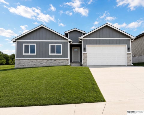 Photo of 7710 S 33 Avenue, Omaha, NE 68147 (MLS # 22626445)