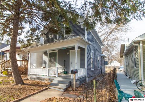 Photo of 1016 Sumner Street, Lincoln, NE 68502 (MLS # 22606821)