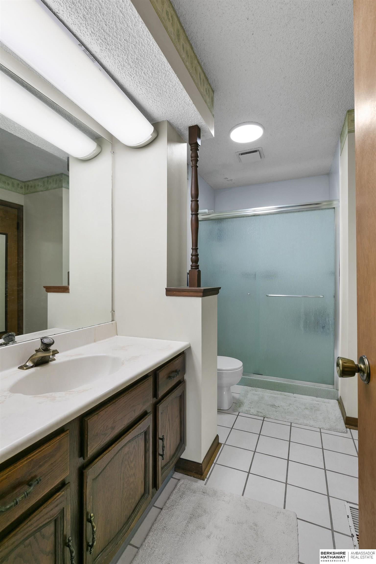 Lincoln, Nebraska 68521, United States, 3 Bedrooms Bedrooms, ,2 BathroomsBathrooms,Residential,Active,237840