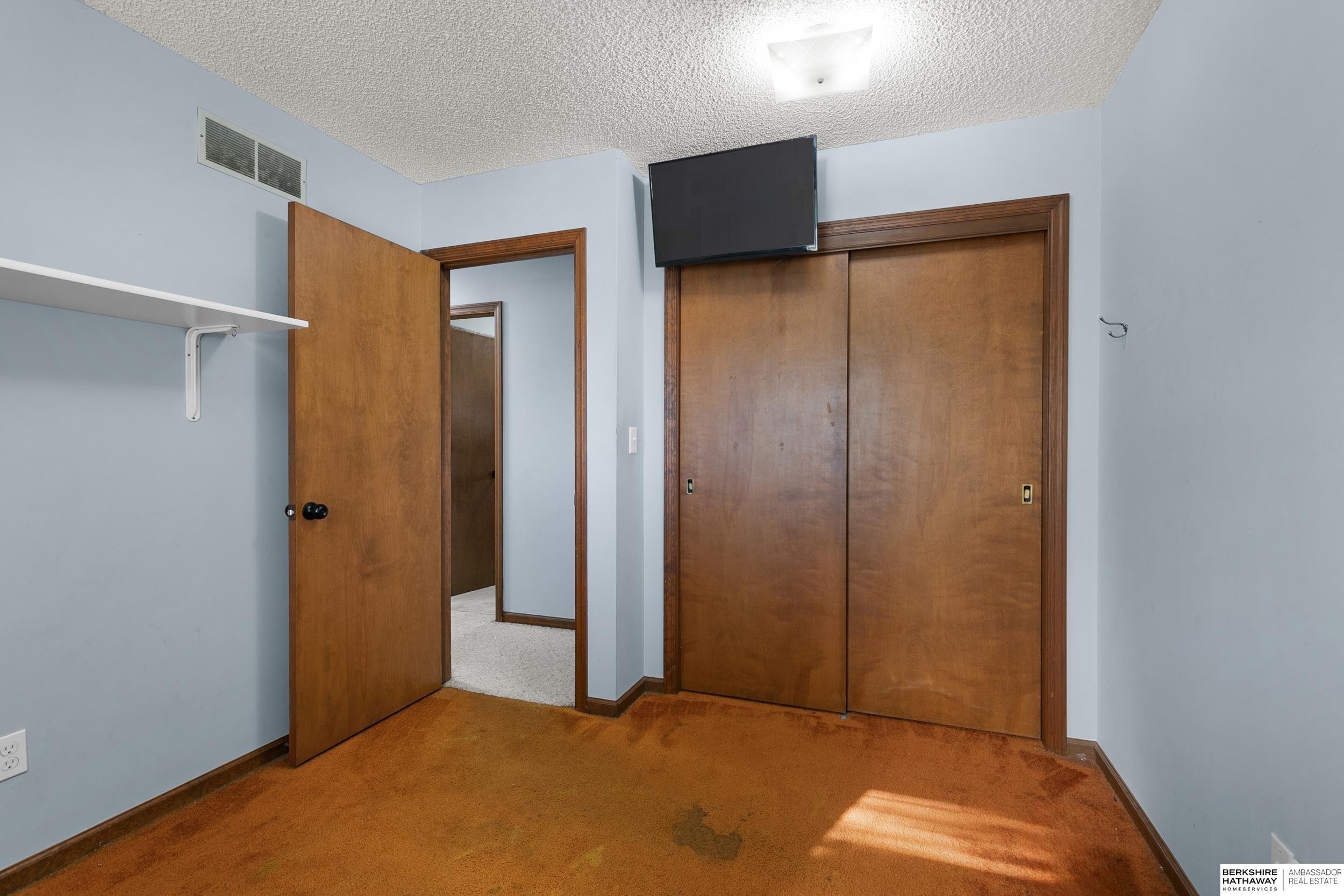 Lincoln, Nebraska 68521, United States, 3 Bedrooms Bedrooms, ,2 BathroomsBathrooms,Residential,Active,237840