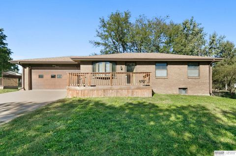 Photo of 1800 Fairfield Street, Lincoln, NE 68521 (MLS # 22531573)