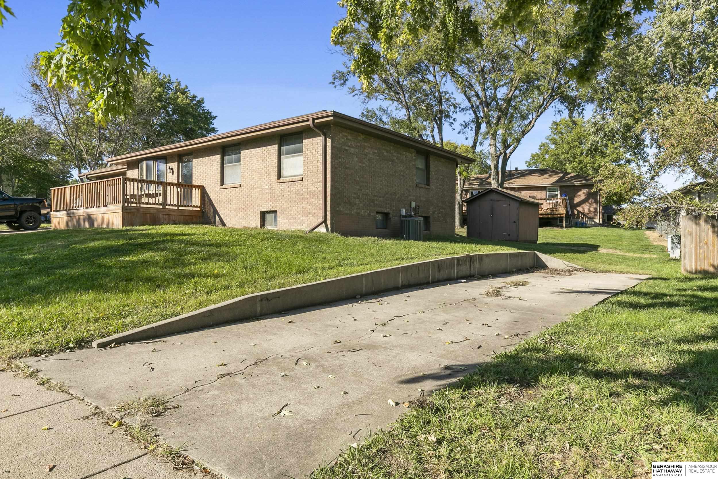 Lincoln, Nebraska 68521, United States, 3 Bedrooms Bedrooms, ,2 BathroomsBathrooms,Residential,Active,237840