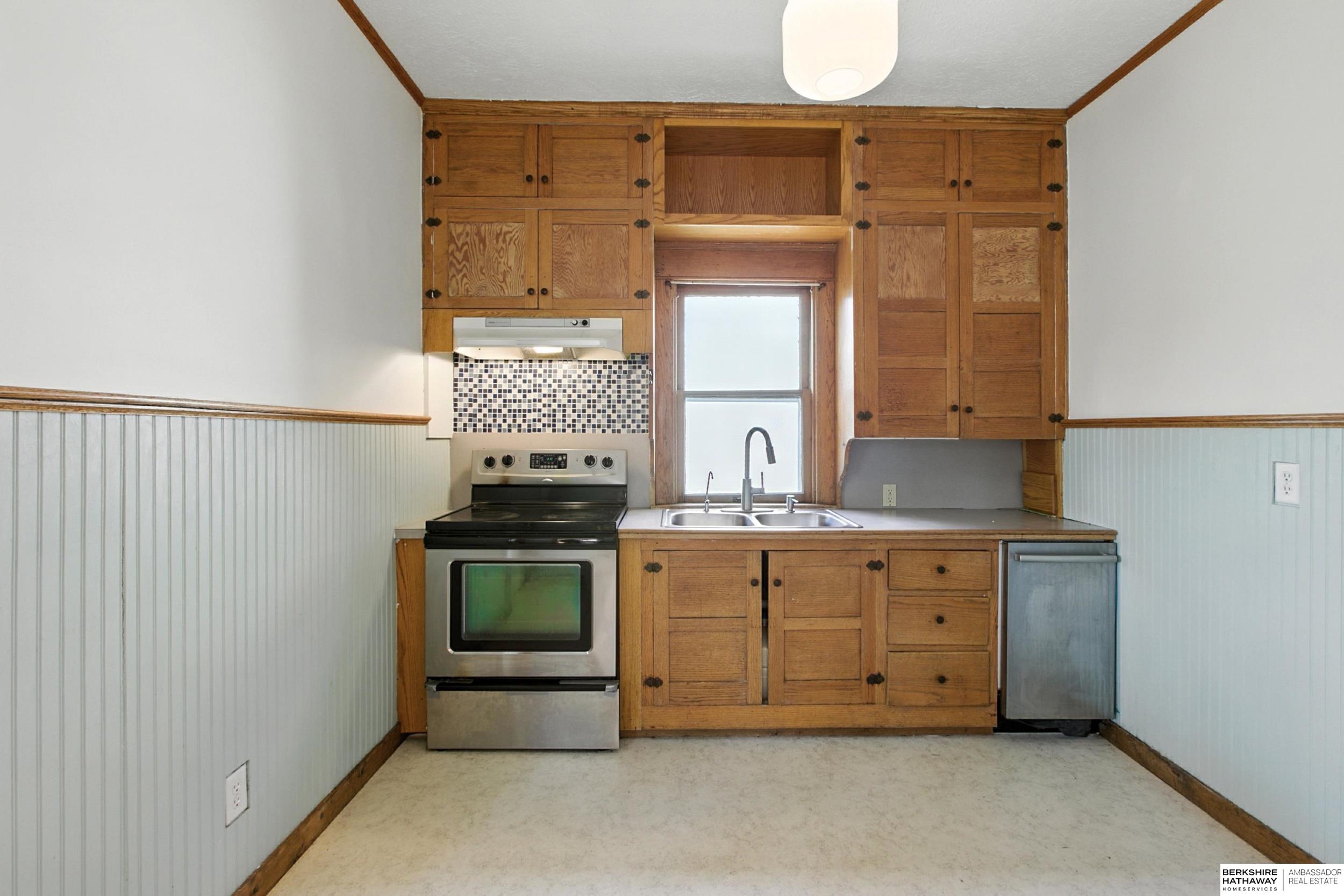 Lincoln, Nebraska 68502, United States, 3 Bedrooms Bedrooms, ,2 BathroomsBathrooms,Residential,Active,217034