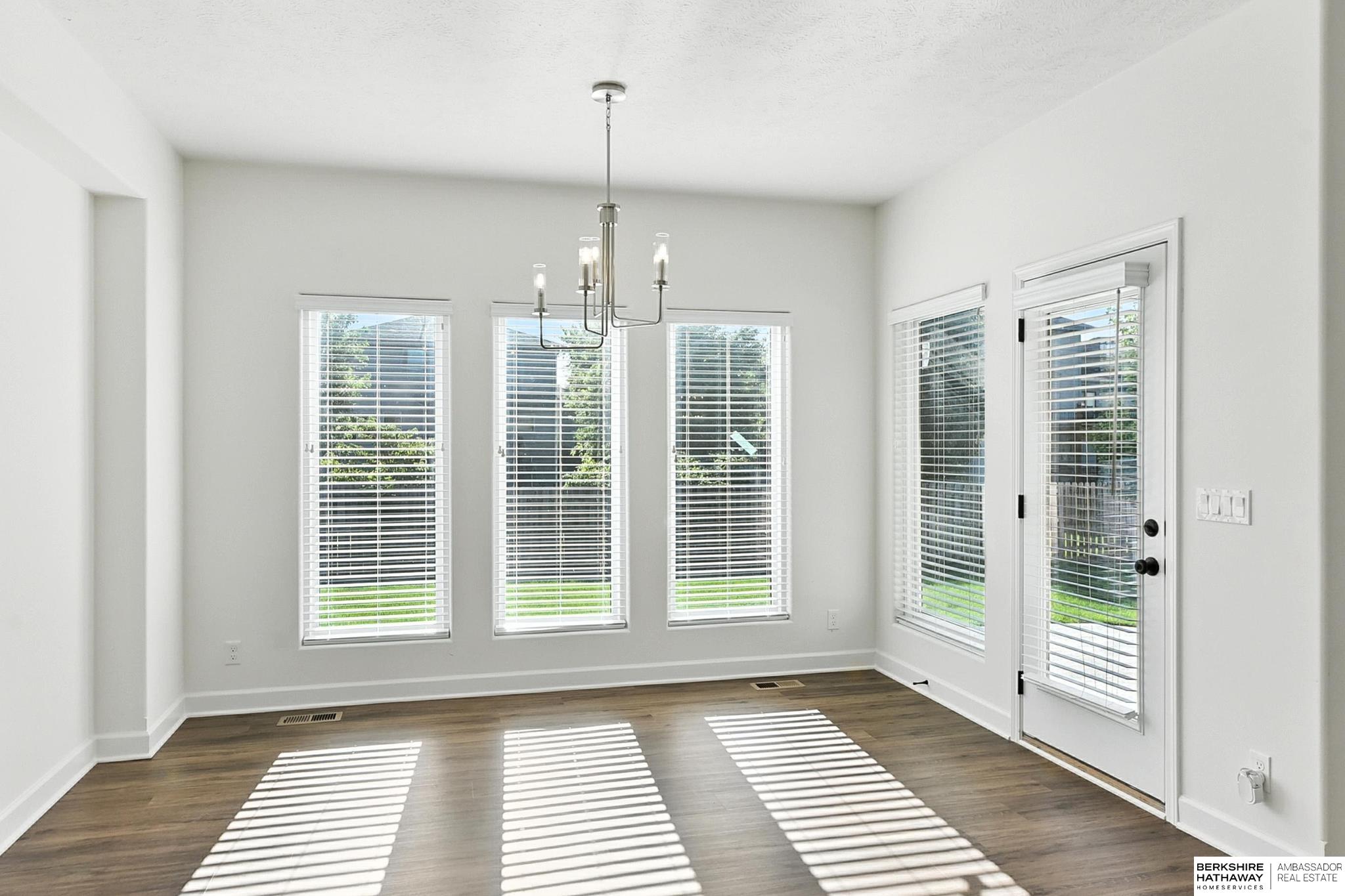 Omaha, Nebraska 68135, United States, 4 Bedrooms Bedrooms, ,3 BathroomsBathrooms,Residential,Pending,202607