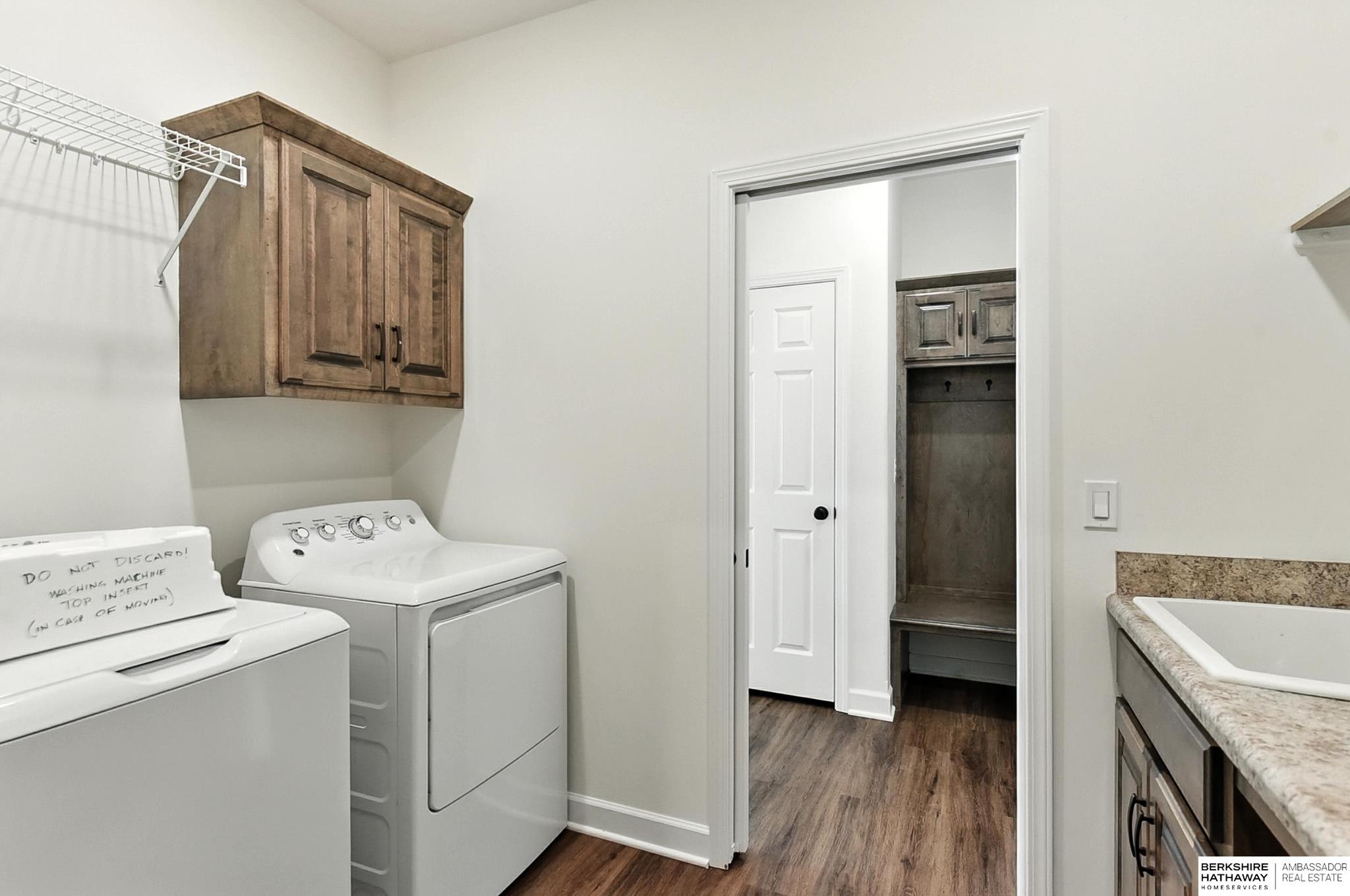 Omaha, Nebraska 68135, United States, 4 Bedrooms Bedrooms, ,3 BathroomsBathrooms,Residential,Pending,202607