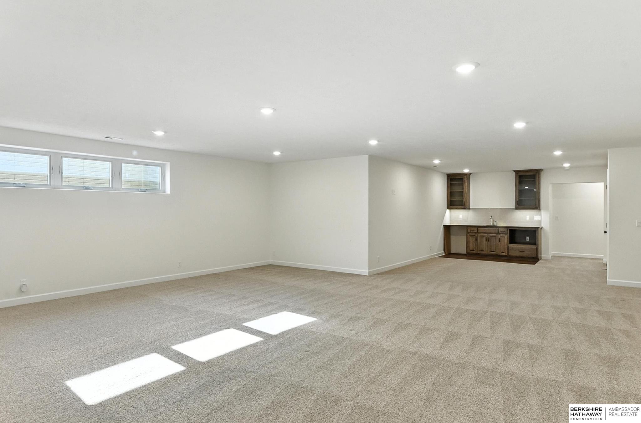 Omaha, Nebraska 68135, United States, 4 Bedrooms Bedrooms, ,3 BathroomsBathrooms,Residential,Pending,202607