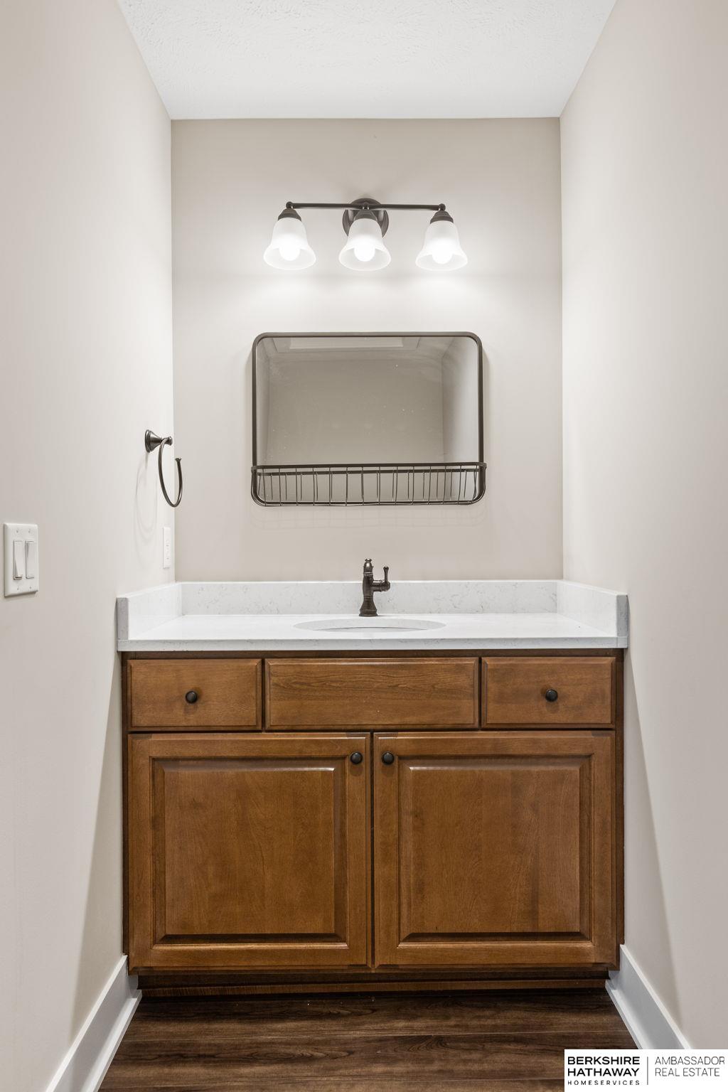 Louisville, Nebraska 68037, United States, 5 Bedrooms Bedrooms, ,3 BathroomsBathrooms,Residential,Active,197056