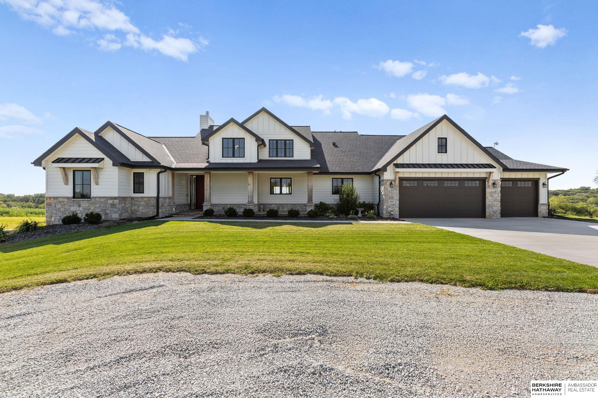 Louisville, Nebraska 68037, United States, 5 Bedrooms Bedrooms, ,3 BathroomsBathrooms,Residential,Active,197056