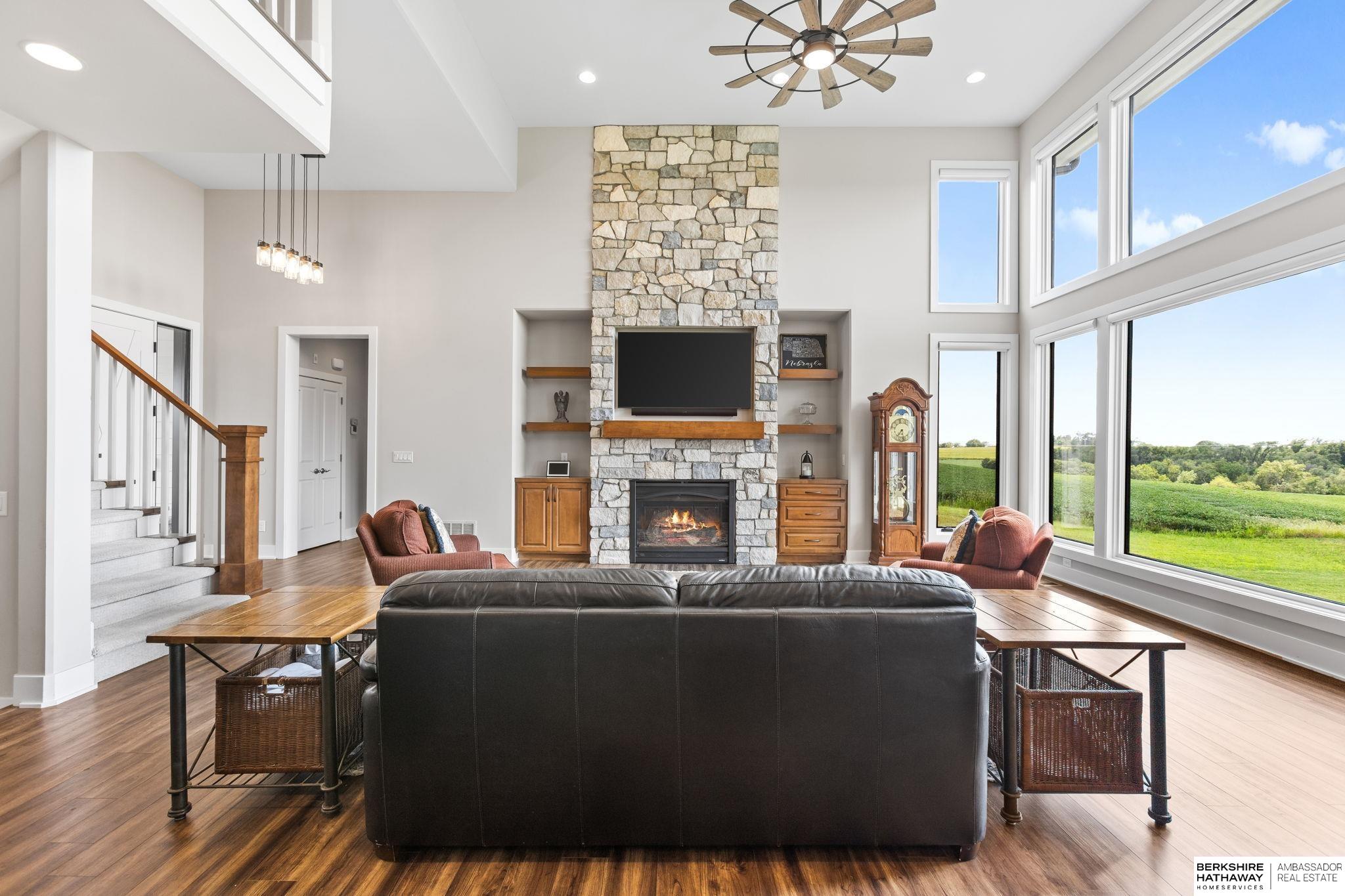 Louisville, Nebraska 68037, United States, 5 Bedrooms Bedrooms, ,3 BathroomsBathrooms,Residential,Active,197056