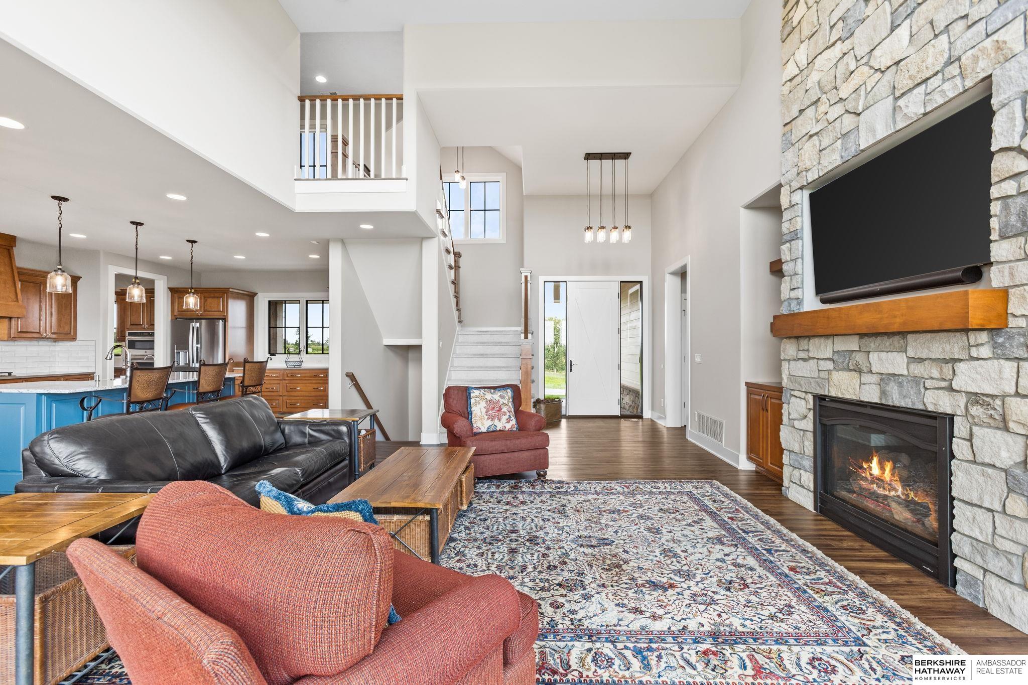 Louisville, Nebraska 68037, United States, 5 Bedrooms Bedrooms, ,3 BathroomsBathrooms,Residential,Active,197056