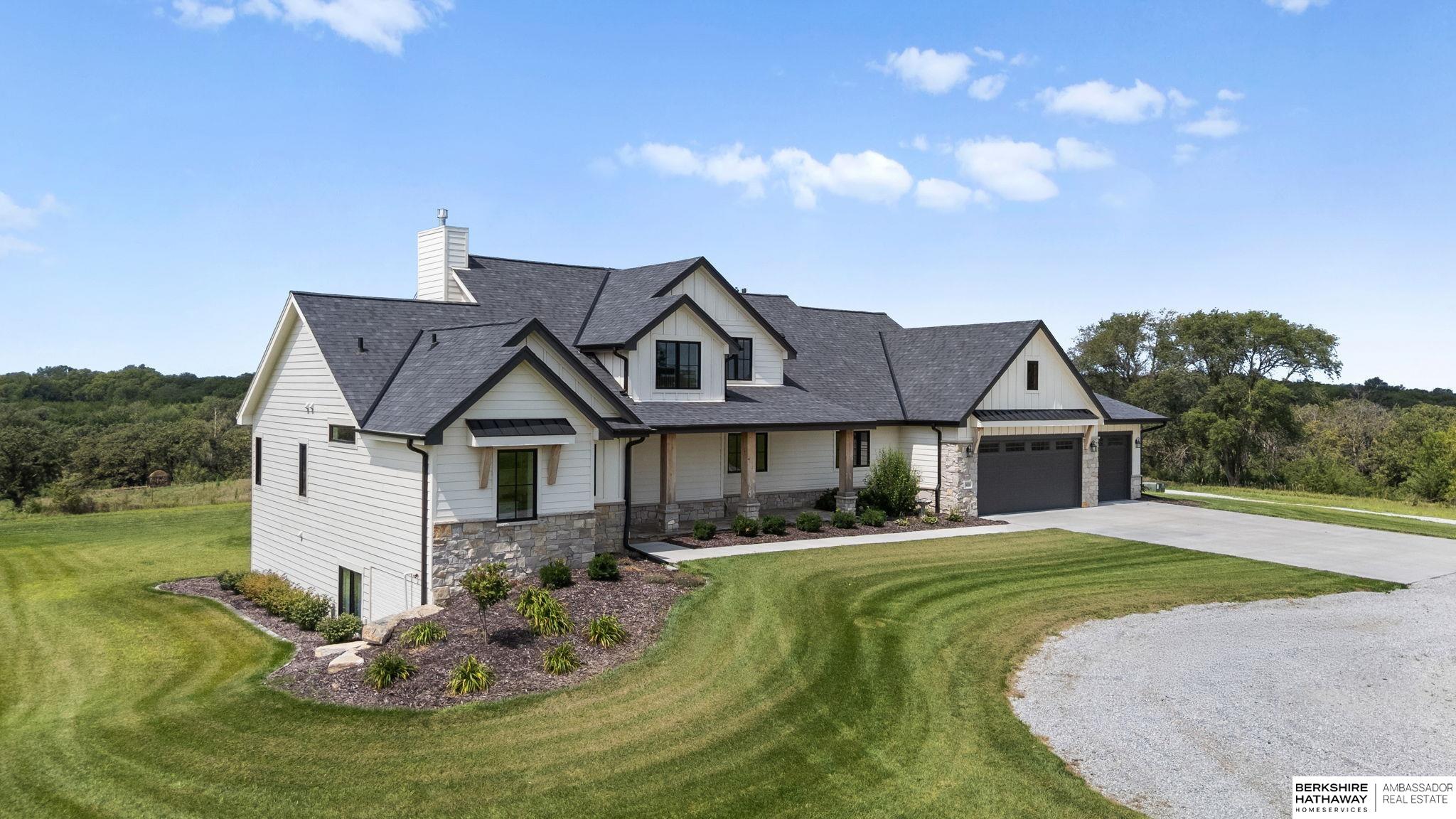 Louisville, Nebraska 68037, United States, 5 Bedrooms Bedrooms, ,3 BathroomsBathrooms,Residential,Active,197056