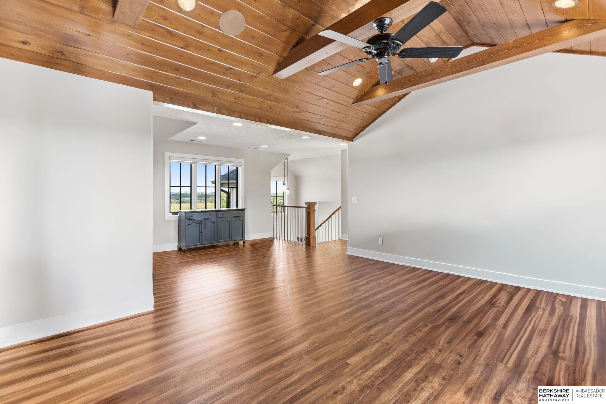 Louisville, Nebraska 68037, United States, 5 Bedrooms Bedrooms, ,3 BathroomsBathrooms,Residential,Active,197056