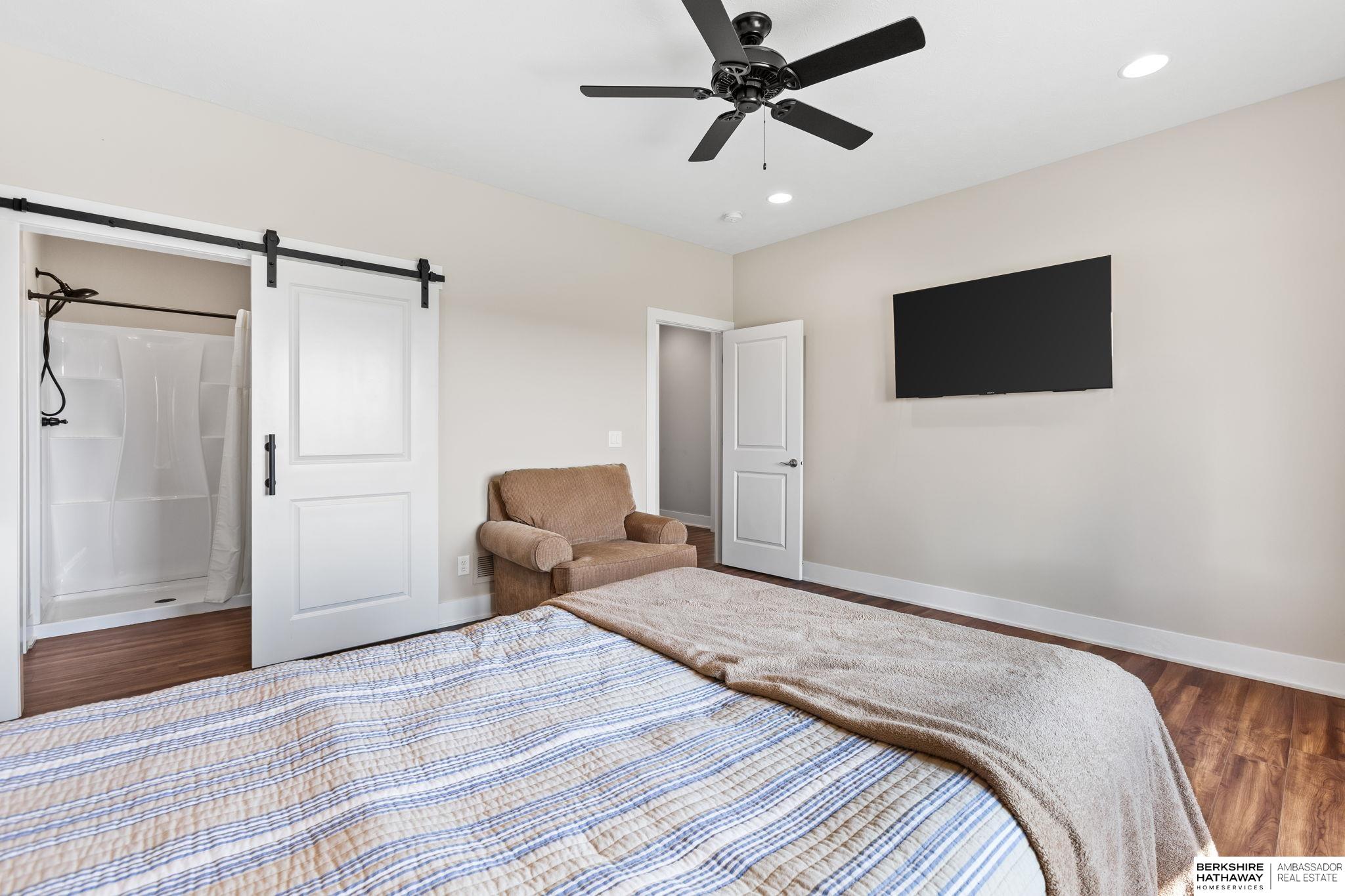 Louisville, Nebraska 68037, United States, 5 Bedrooms Bedrooms, ,3 BathroomsBathrooms,Residential,Active,197056