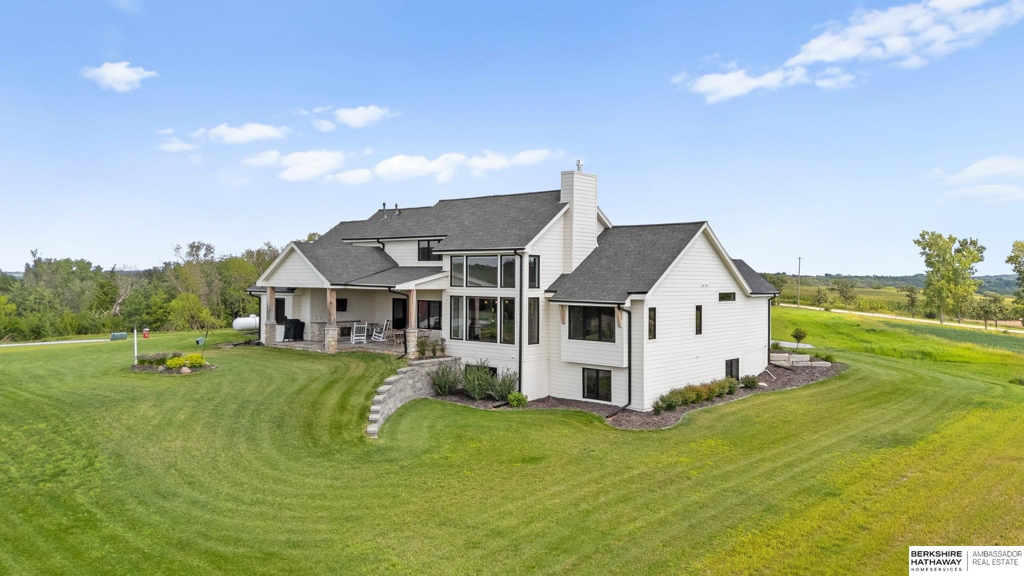 Louisville, Nebraska 68037, United States, 5 Bedrooms Bedrooms, ,3 BathroomsBathrooms,Residential,Active,197056