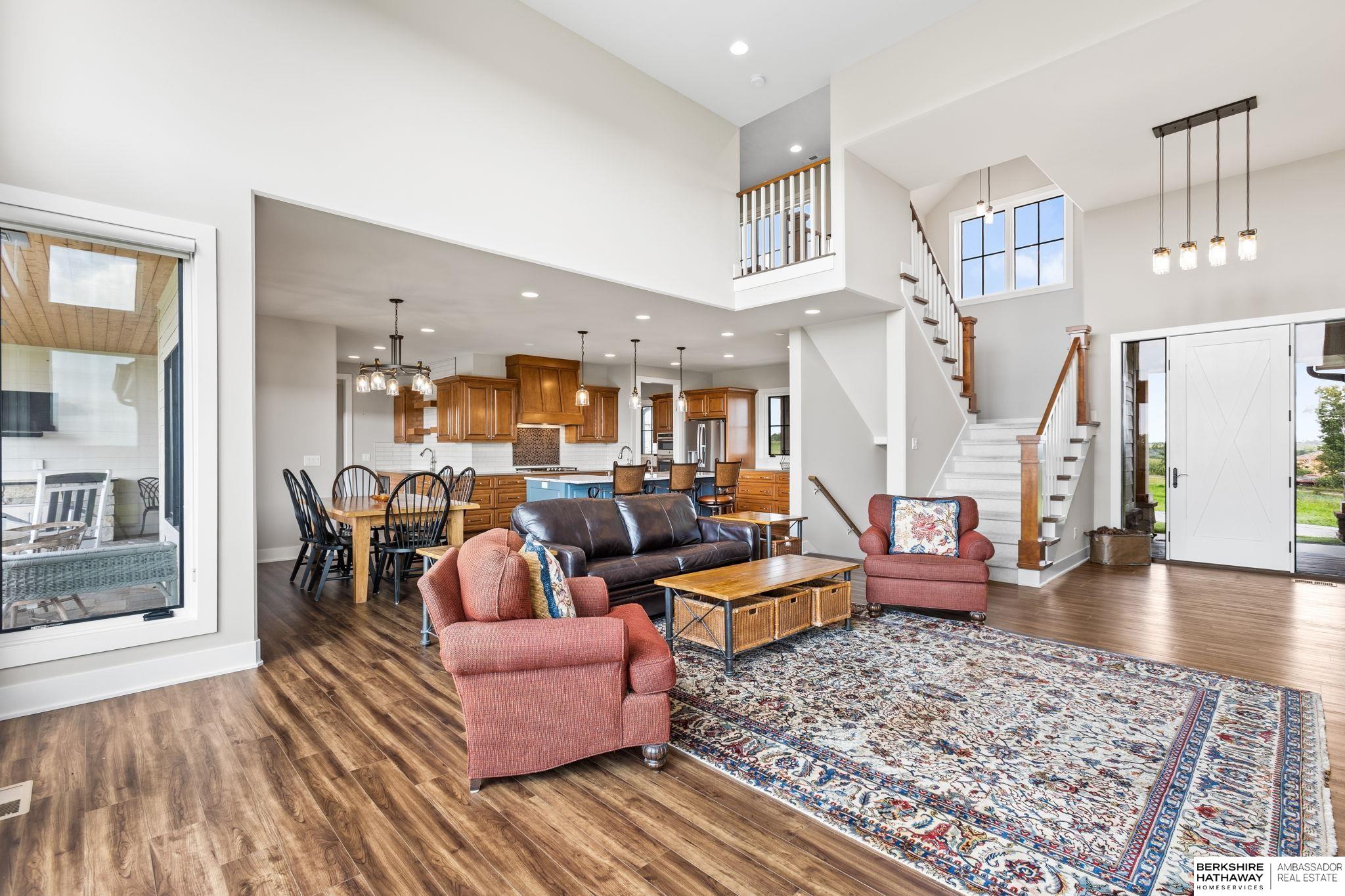 Louisville, Nebraska 68037, United States, 5 Bedrooms Bedrooms, ,3 BathroomsBathrooms,Residential,Active,197056