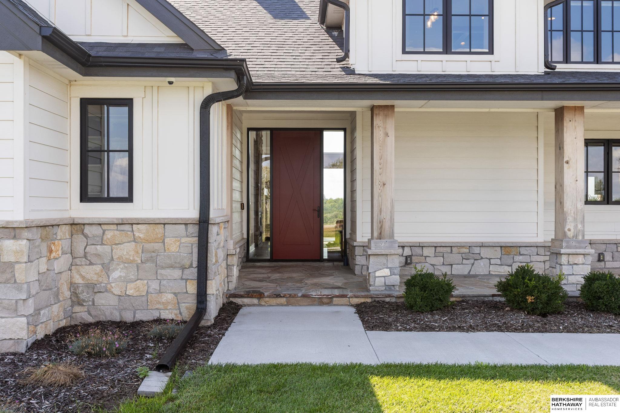 Louisville, Nebraska 68037, United States, 5 Bedrooms Bedrooms, ,3 BathroomsBathrooms,Residential,Active,197056