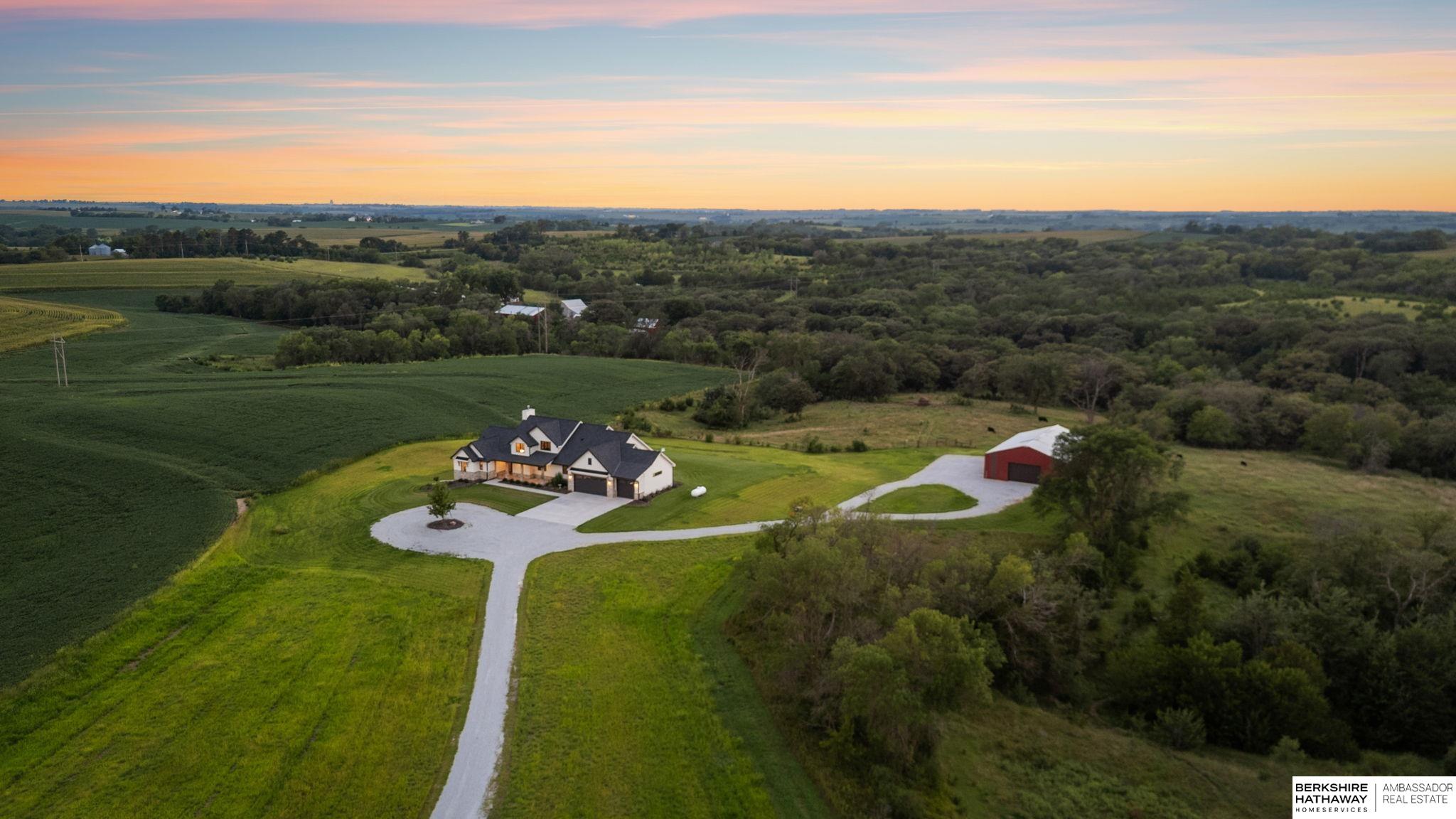 Louisville, Nebraska 68037, United States, 5 Bedrooms Bedrooms, ,3 BathroomsBathrooms,Residential,Active,197056