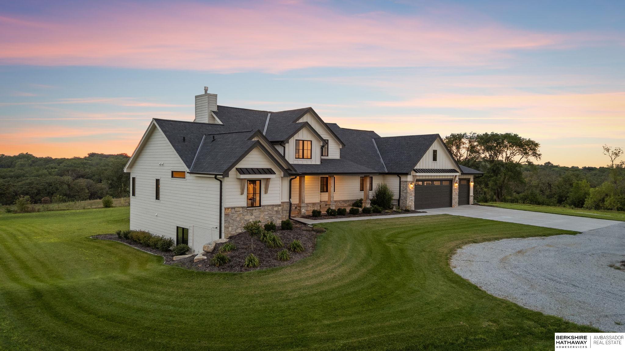 Louisville, Nebraska 68037, United States, 5 Bedrooms Bedrooms, ,3 BathroomsBathrooms,Residential,Active,197056