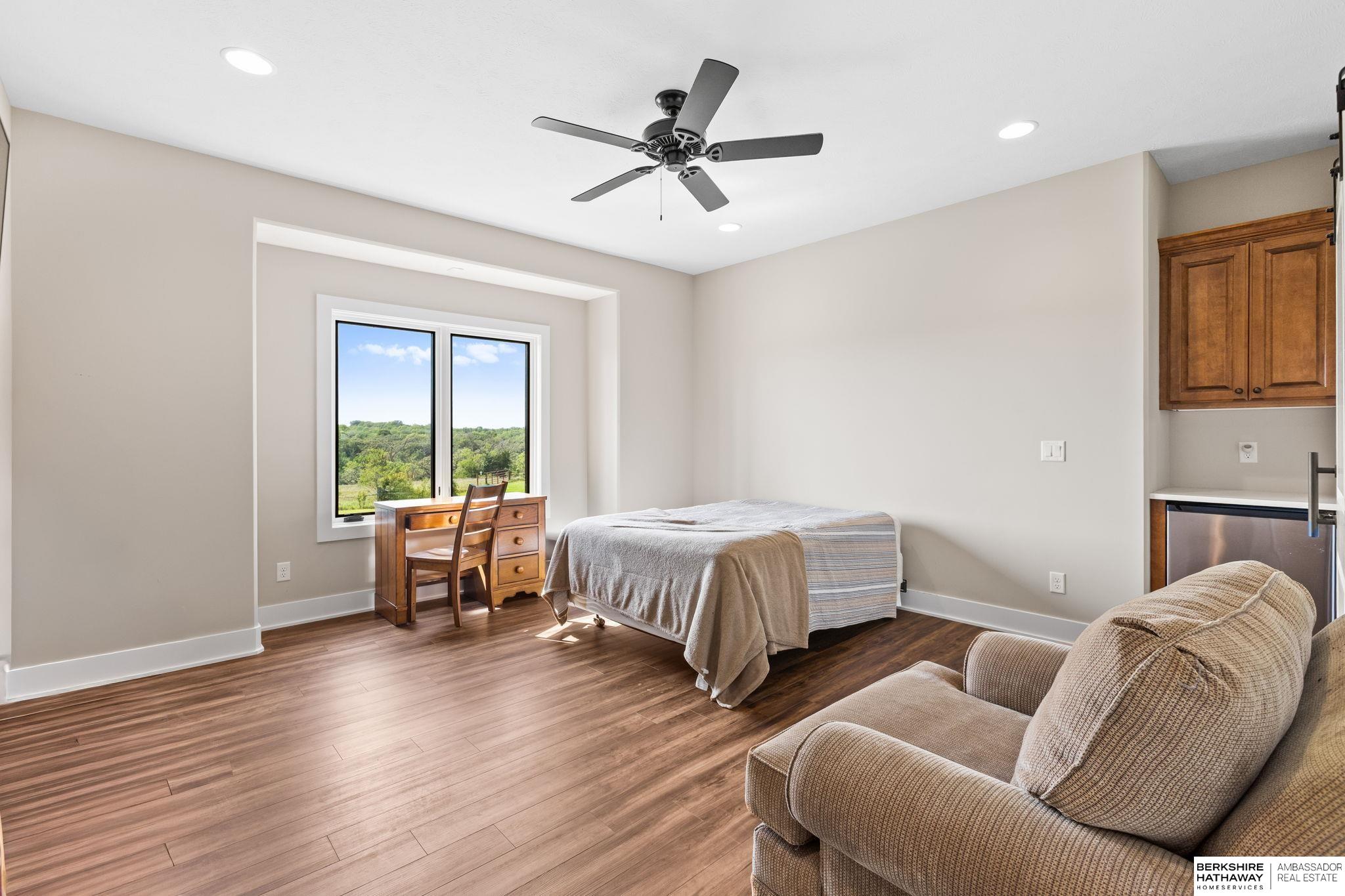 Louisville, Nebraska 68037, United States, 5 Bedrooms Bedrooms, ,3 BathroomsBathrooms,Residential,Active,197056