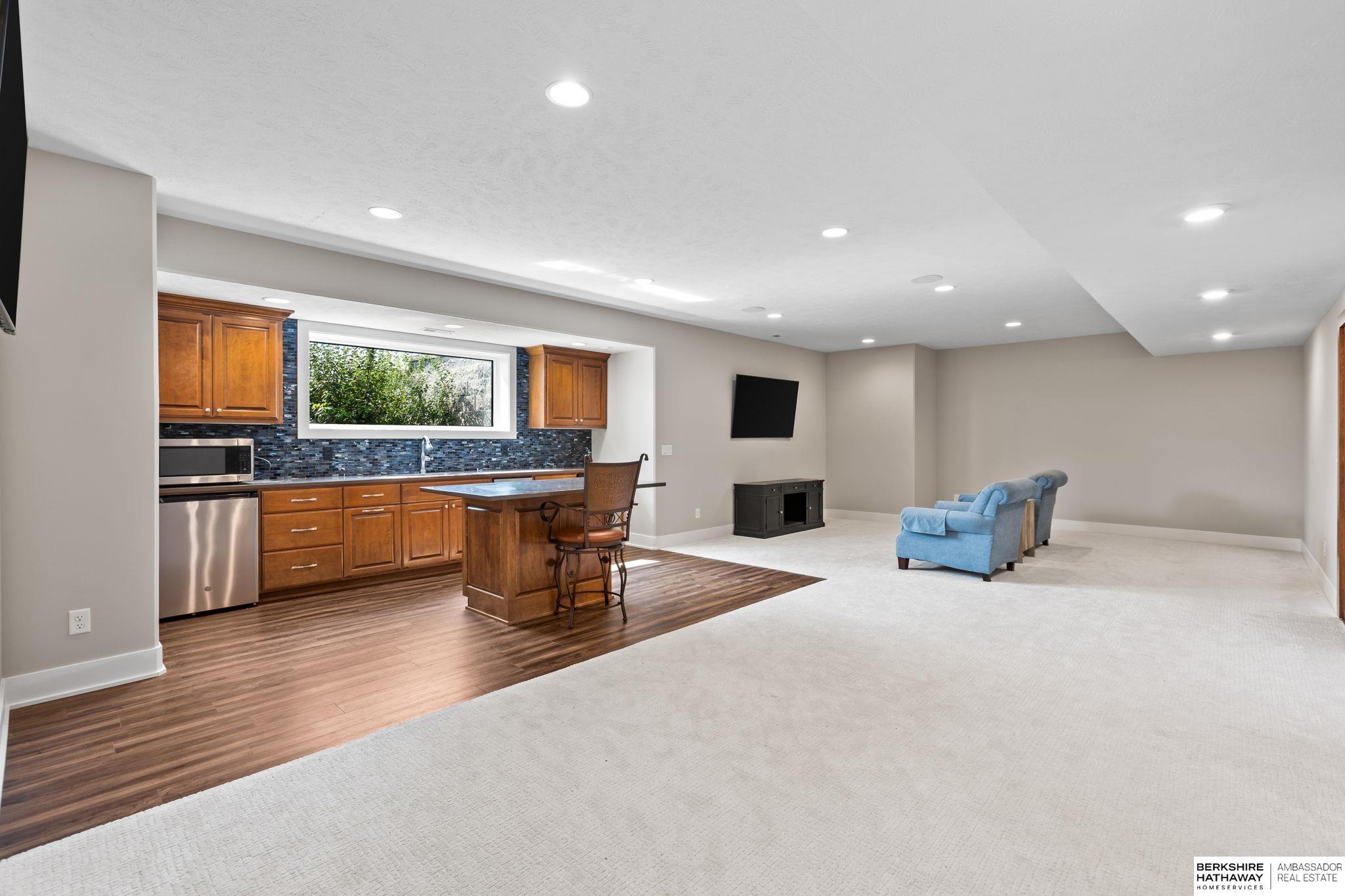 Louisville, Nebraska 68037, United States, 5 Bedrooms Bedrooms, ,3 BathroomsBathrooms,Residential,Active,197056