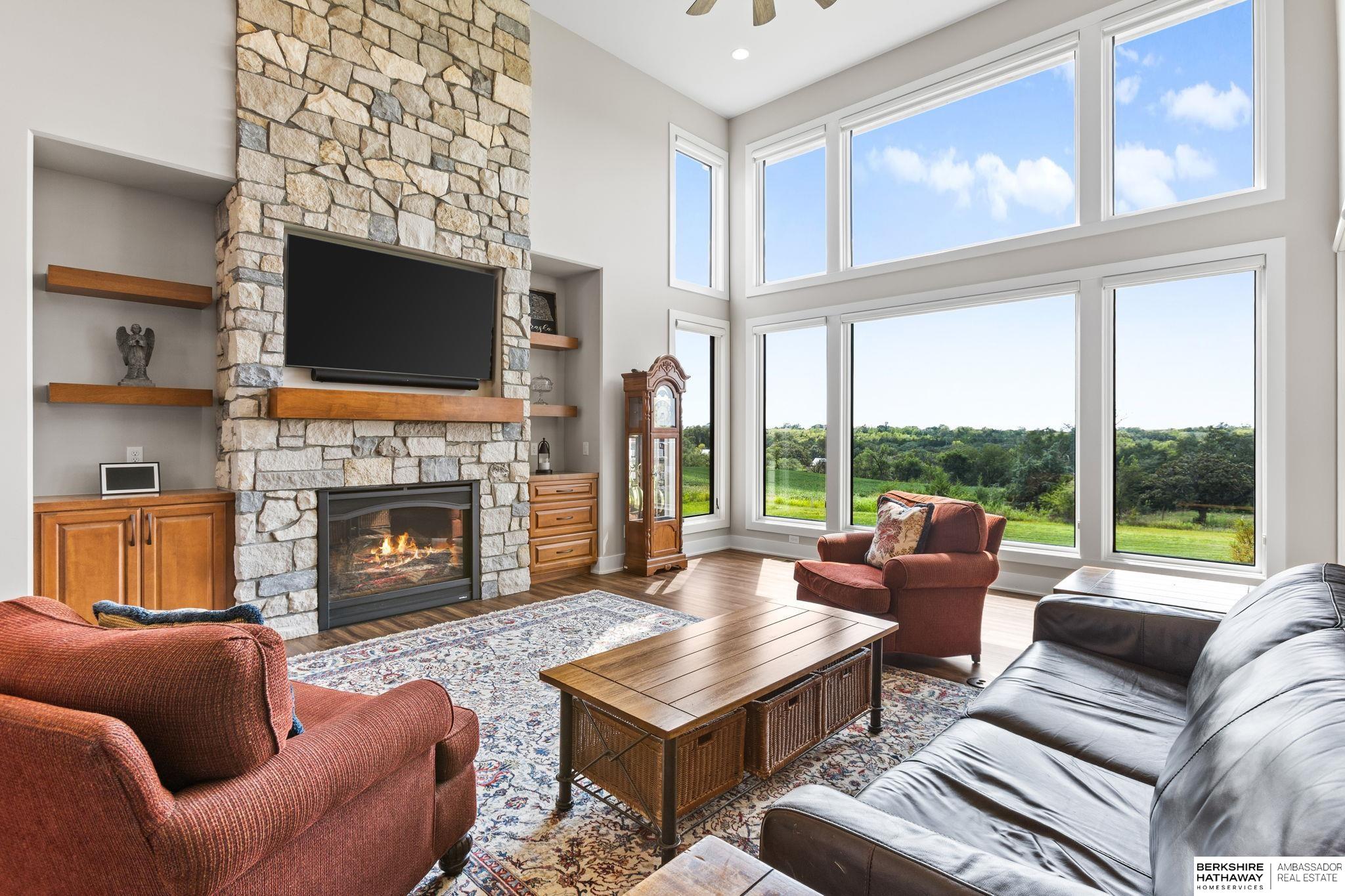 Louisville, Nebraska 68037, United States, 5 Bedrooms Bedrooms, ,3 BathroomsBathrooms,Residential,Active,197056